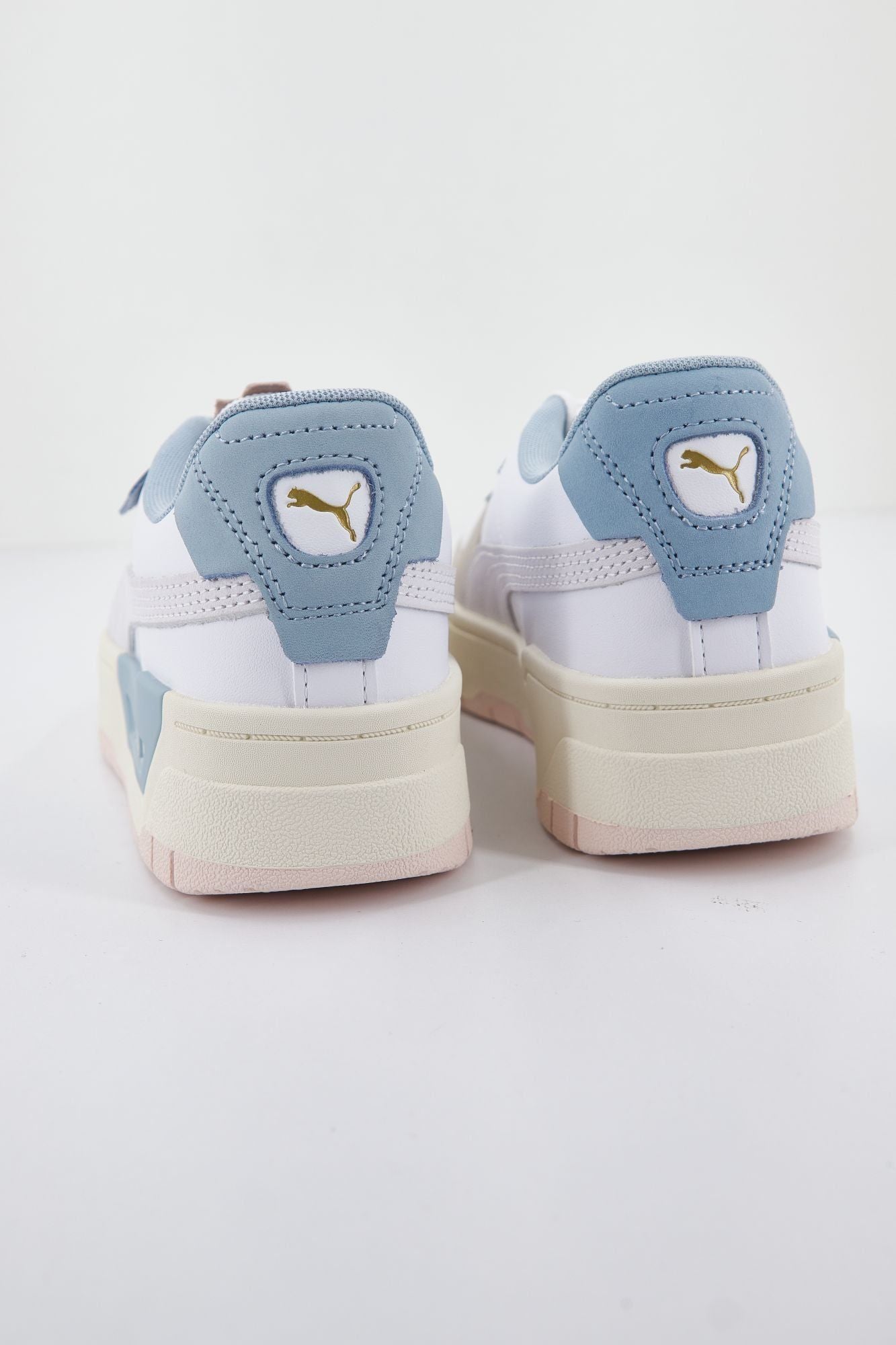 PUMA CALI DREAM PASTEL en color BLANCO (4)
