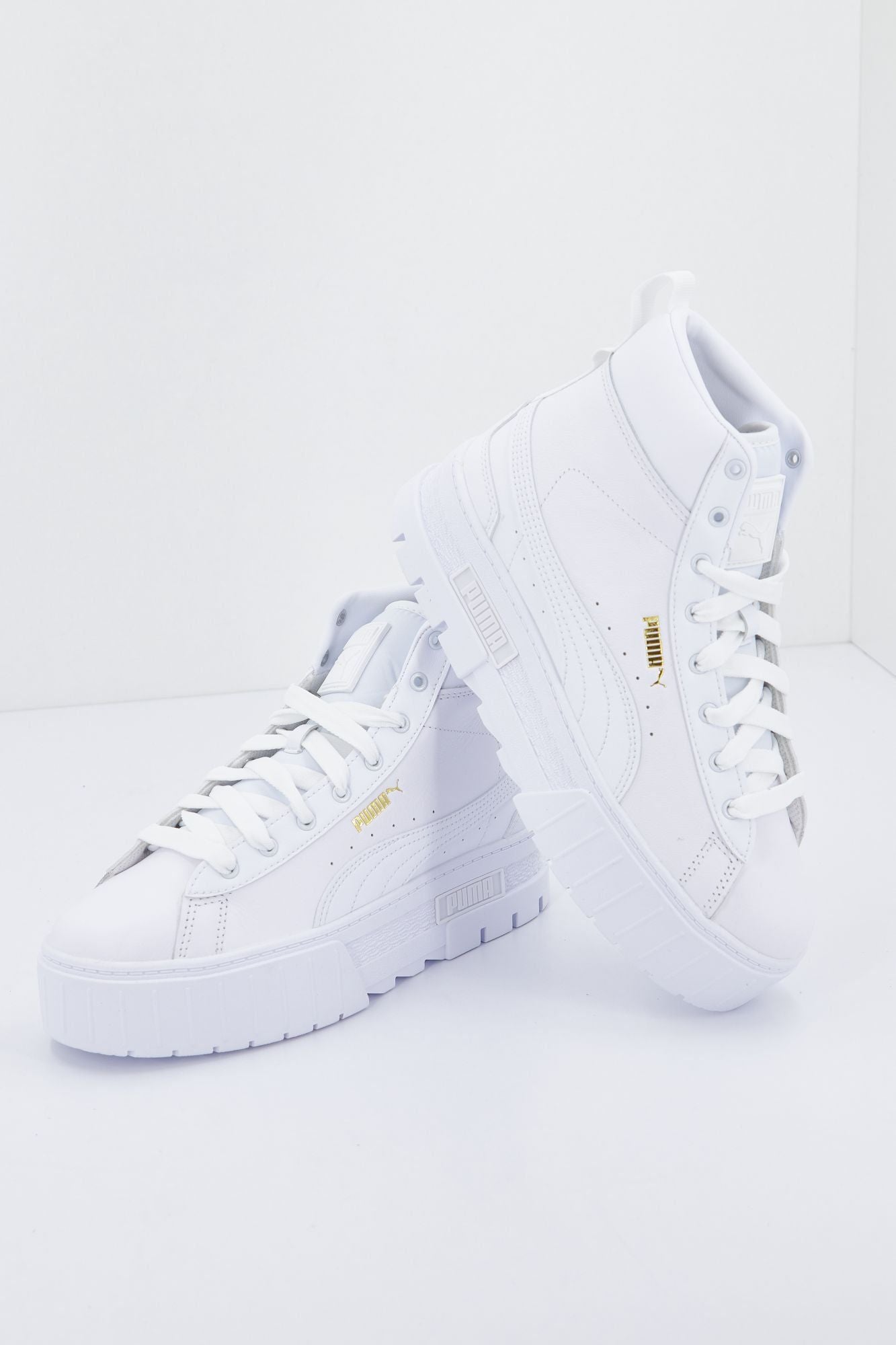 PUMA MAYZE MID en color BLANCO (2)