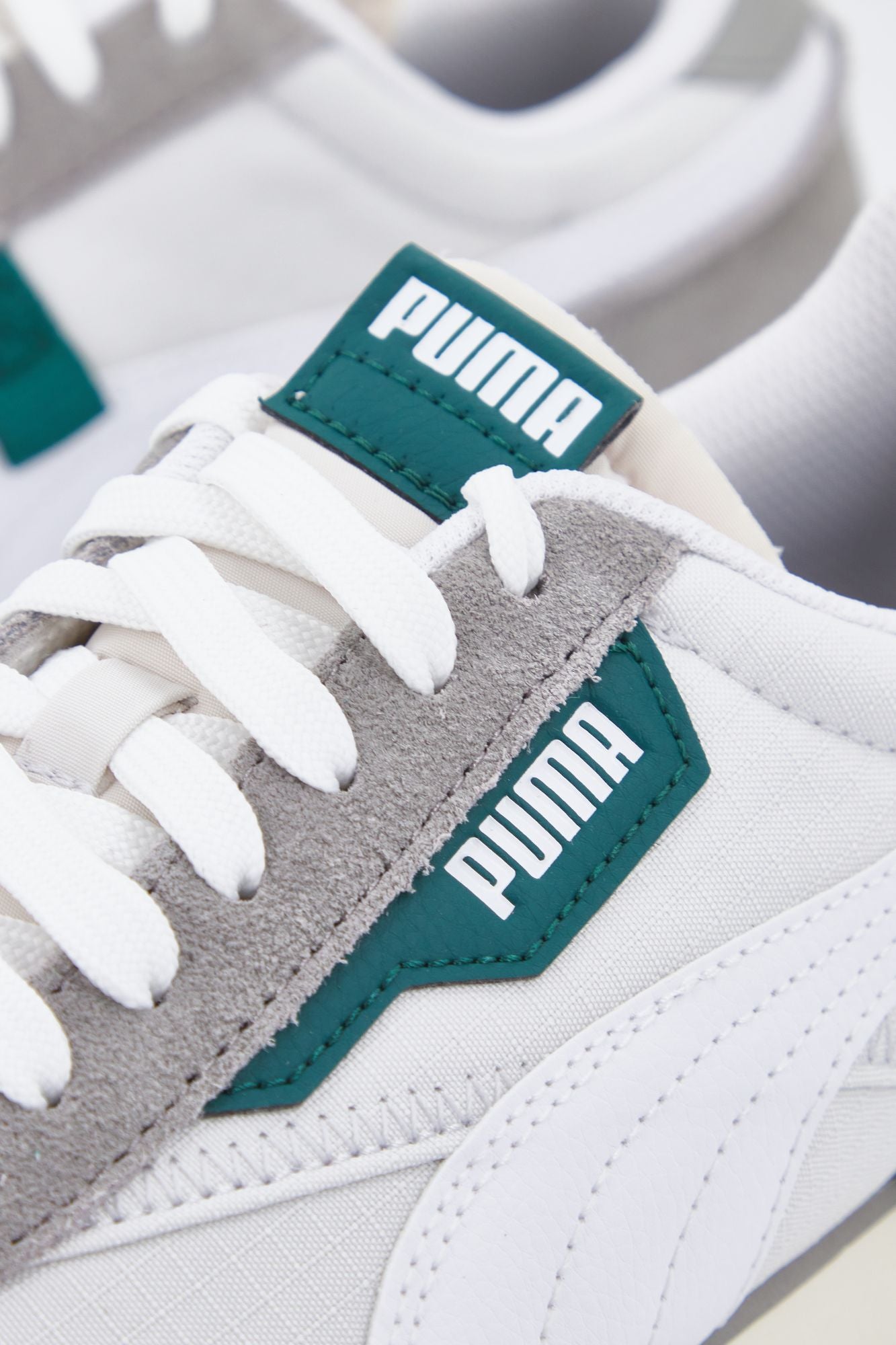 PUMA FUTURE RIDER PLAY ON SD en color GRIS (4)
