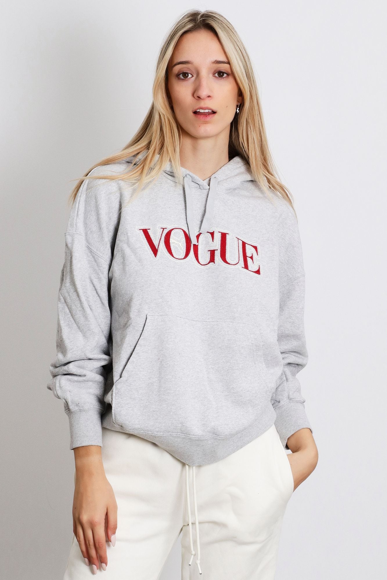 PUMA PUMA X VOGUE en color GRIS (1)