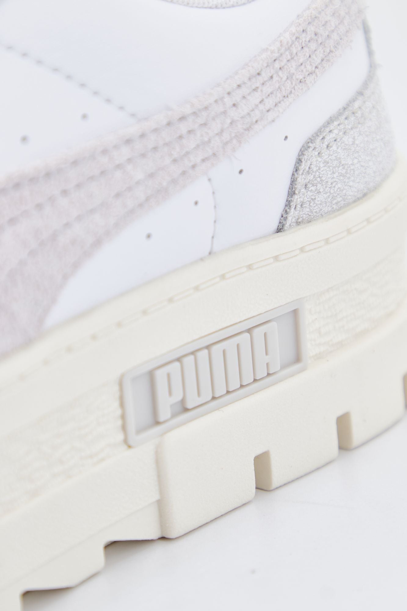 PUMA MAYZE THRIFTED WNS en color BLANCO (3)