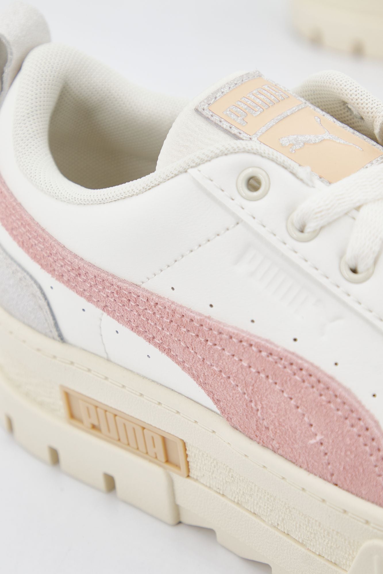 PUMA MAYZE THRIFTED WNS en color BLANCO (4)