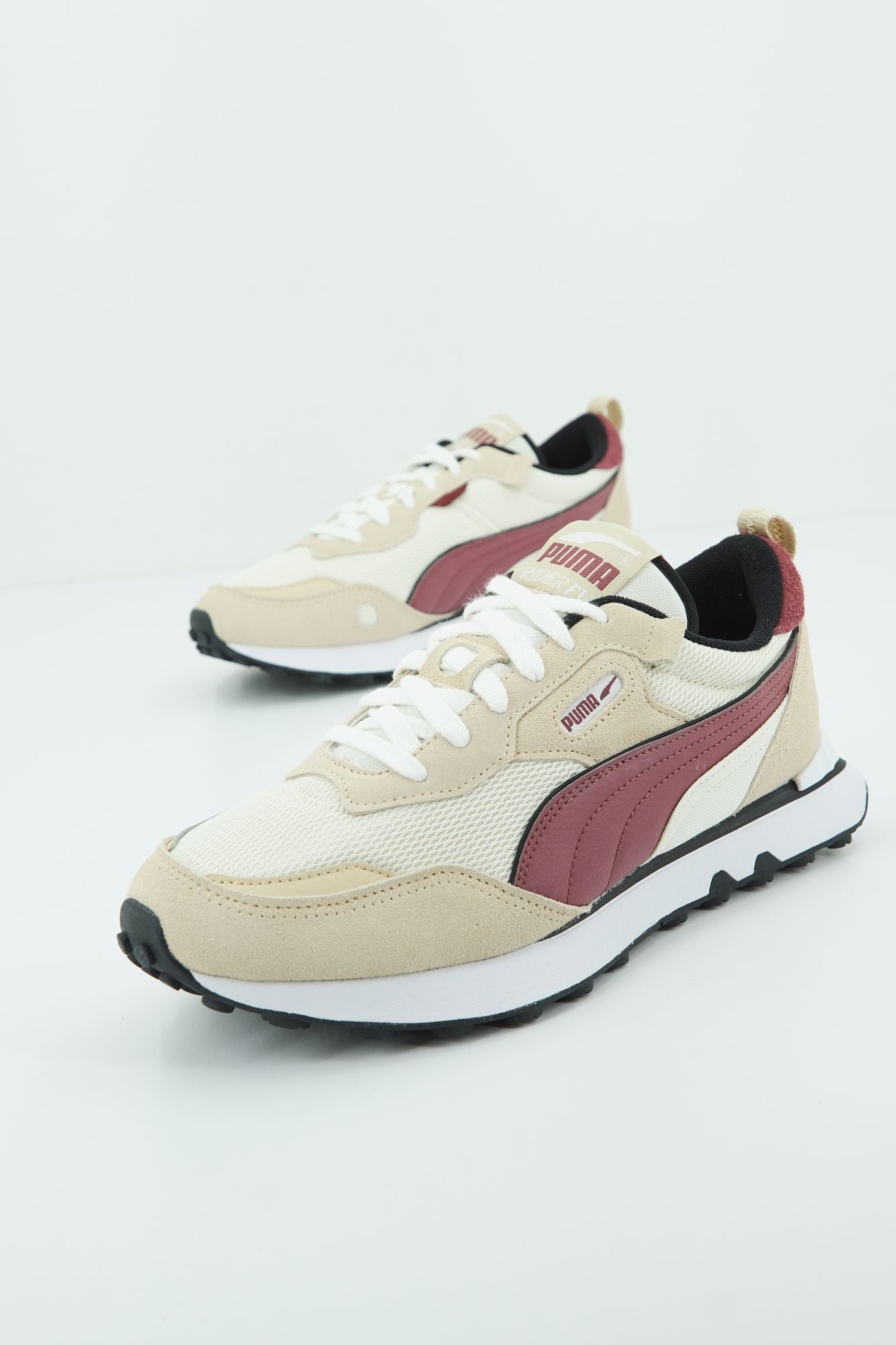 PUMA RIDER FV RETRO REWIN en color MARRON CLARO (1)