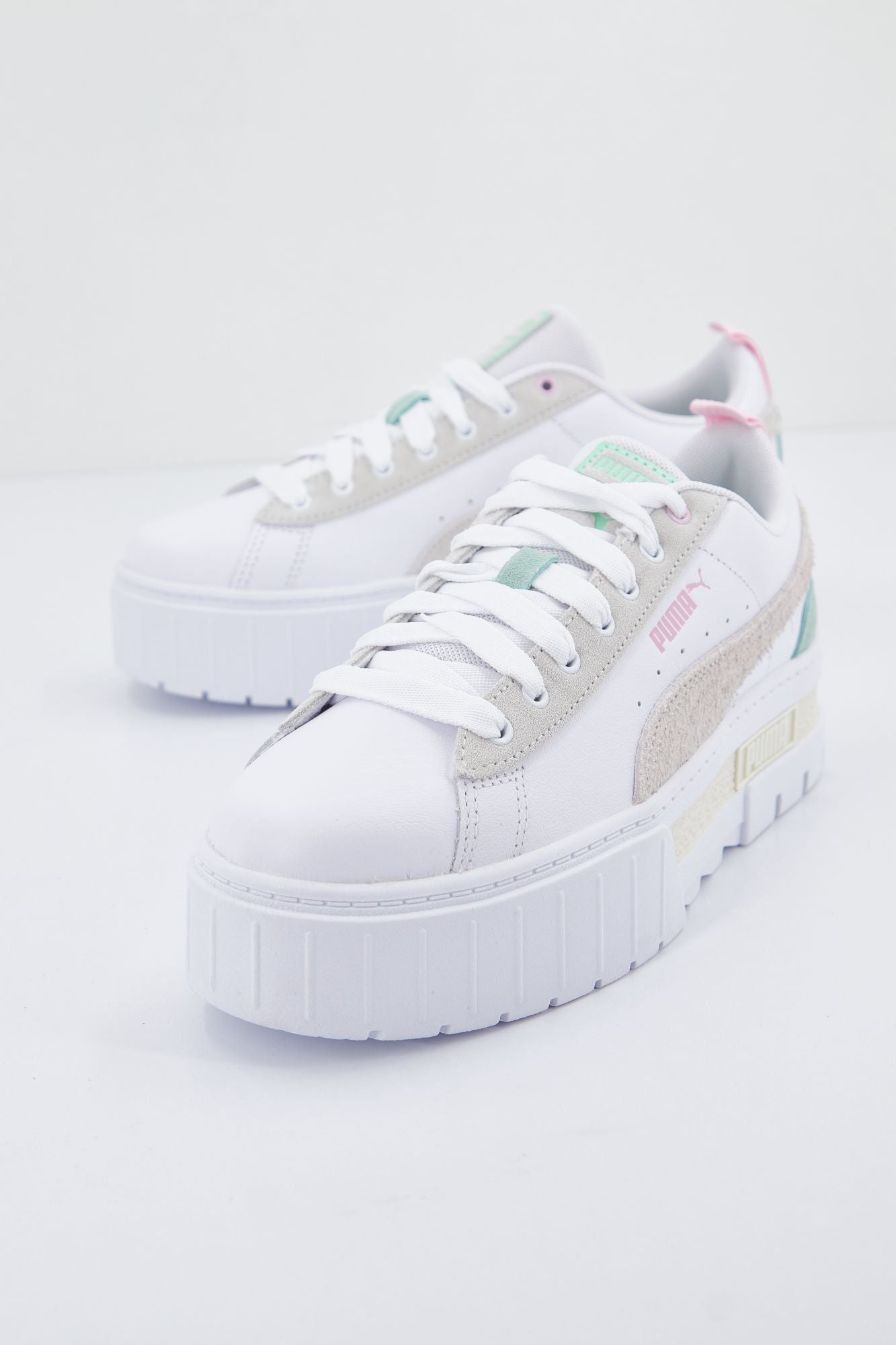 PUMA MAYZE MIX WNS en color BLANCO (2)