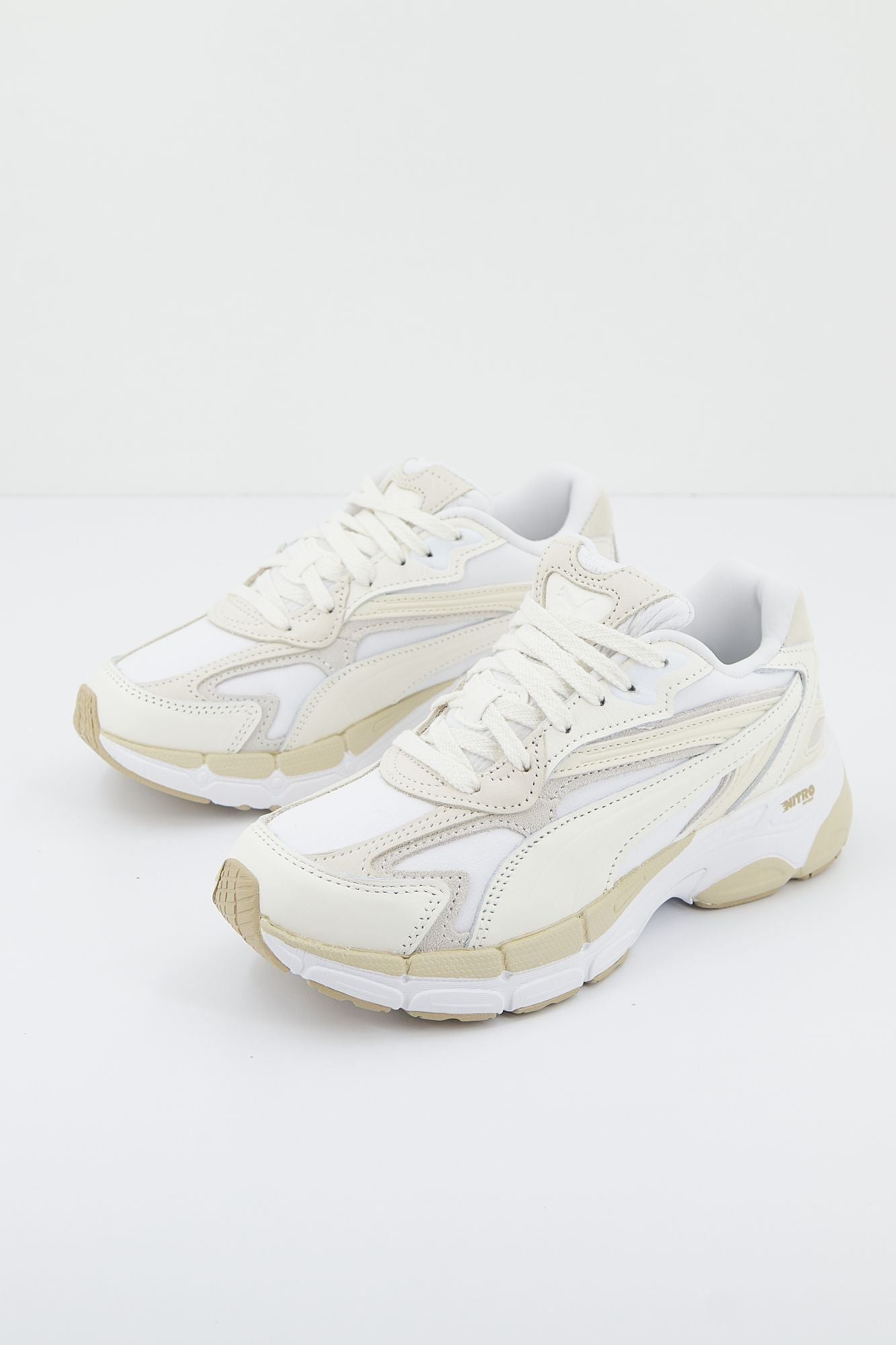 PUMA TEVERIS NITRO SELFLOVE en color BEIS (1)