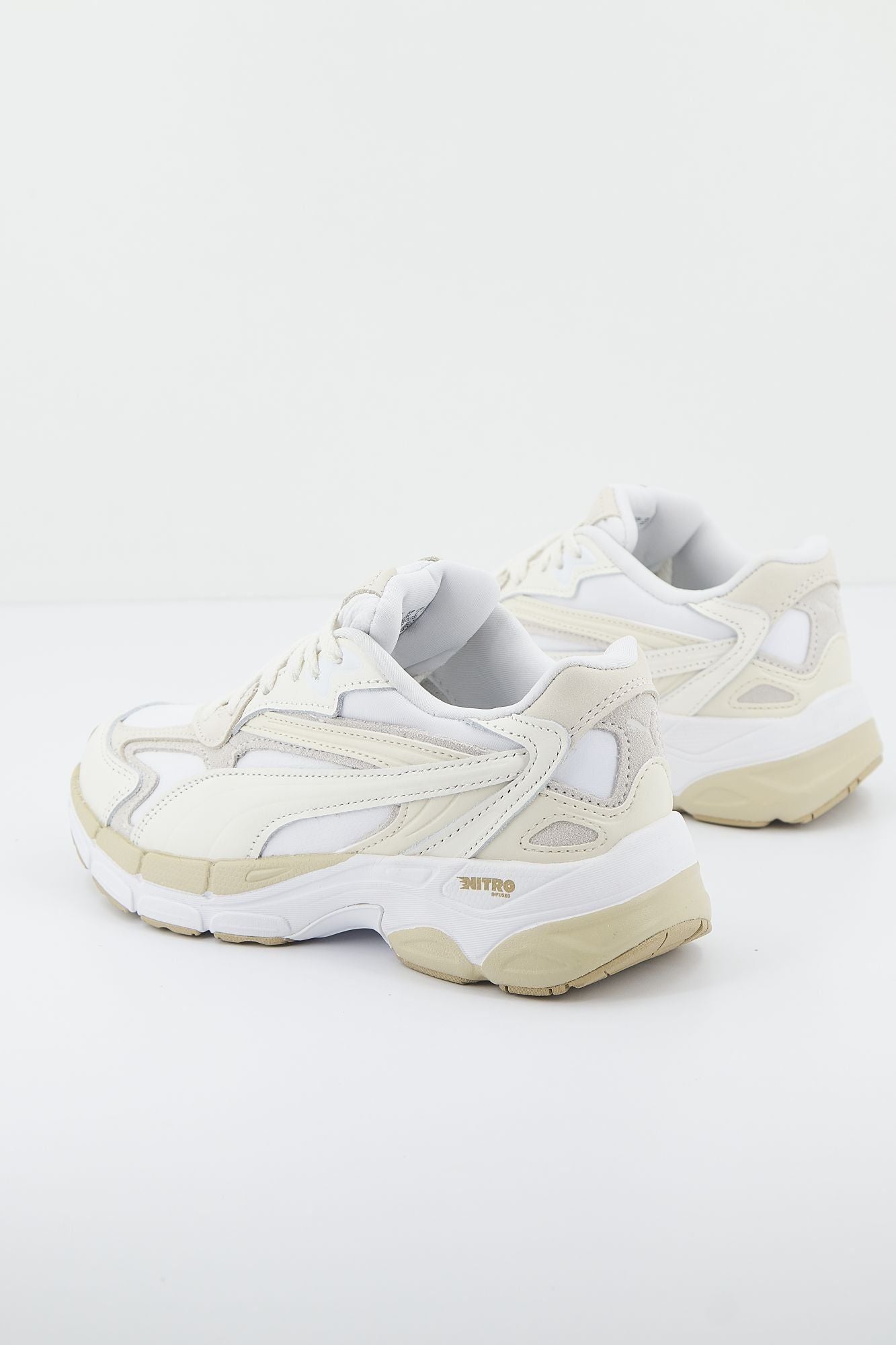 PUMA TEVERIS NITRO SELFLOVE en color BEIS (3)