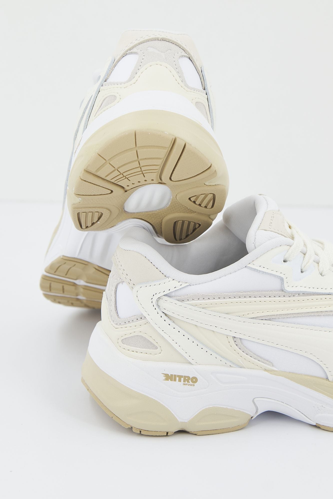 PUMA TEVERIS NITRO SELFLOVE en color BEIS (4)