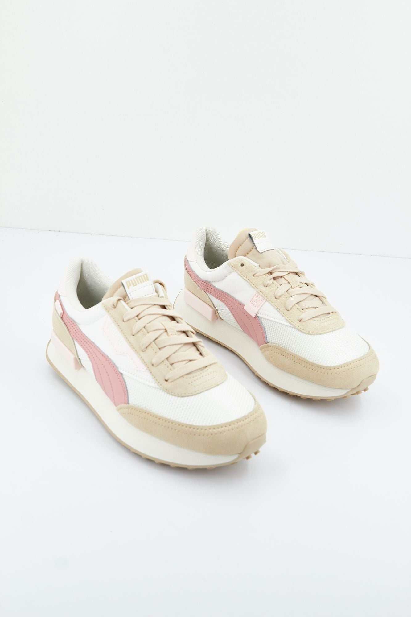PUMA FUTURE RIDER SOFT en color MARRON CLARO (1)