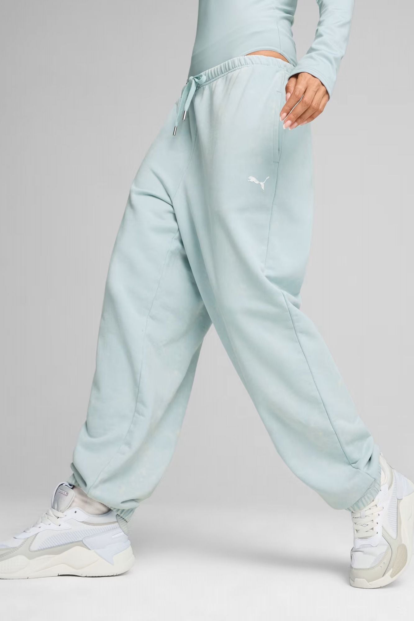 PUMA DARE TO RELAXED WASHED PAN en color AZUL (1)