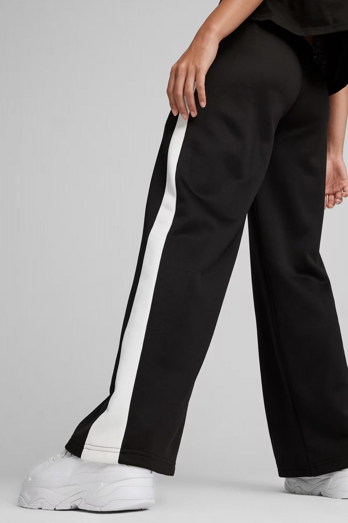 PUMA T7 LOW RISE TRACK en color NEGRO (4)