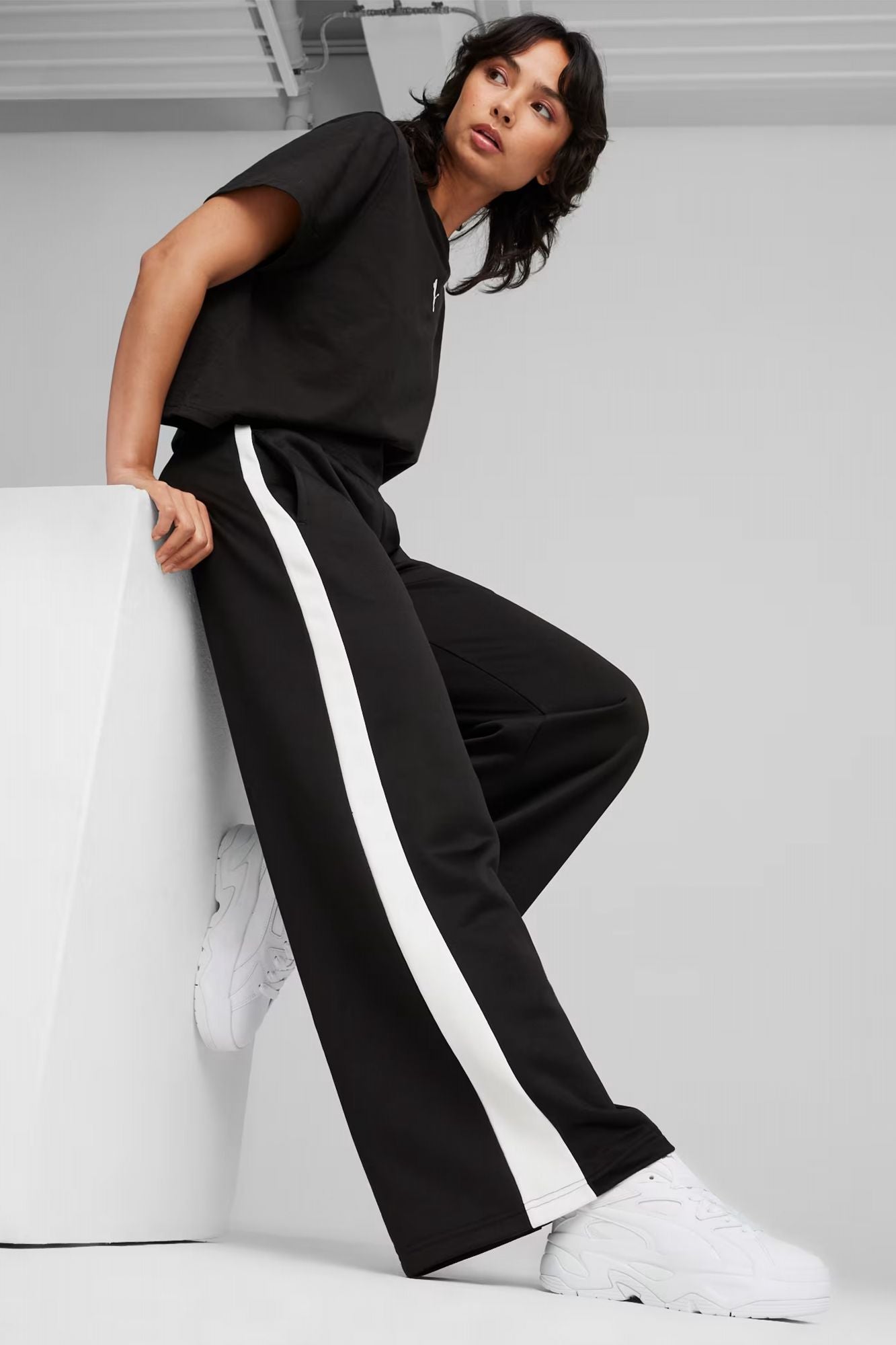 PUMA T7 LOW RISE TRACK en color NEGRO (5)