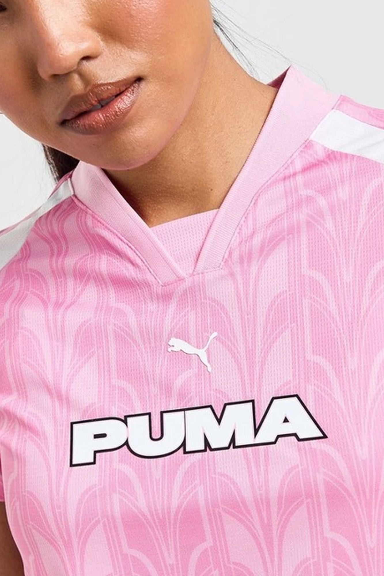 PUMA FOOTBALL JERSEY BABY TEE WOMAN en color ROSA (4)