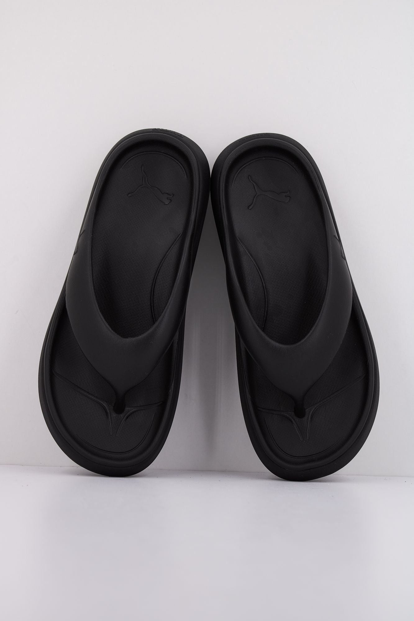 PUMA FLATTER FLIP en color NEGRO (3)