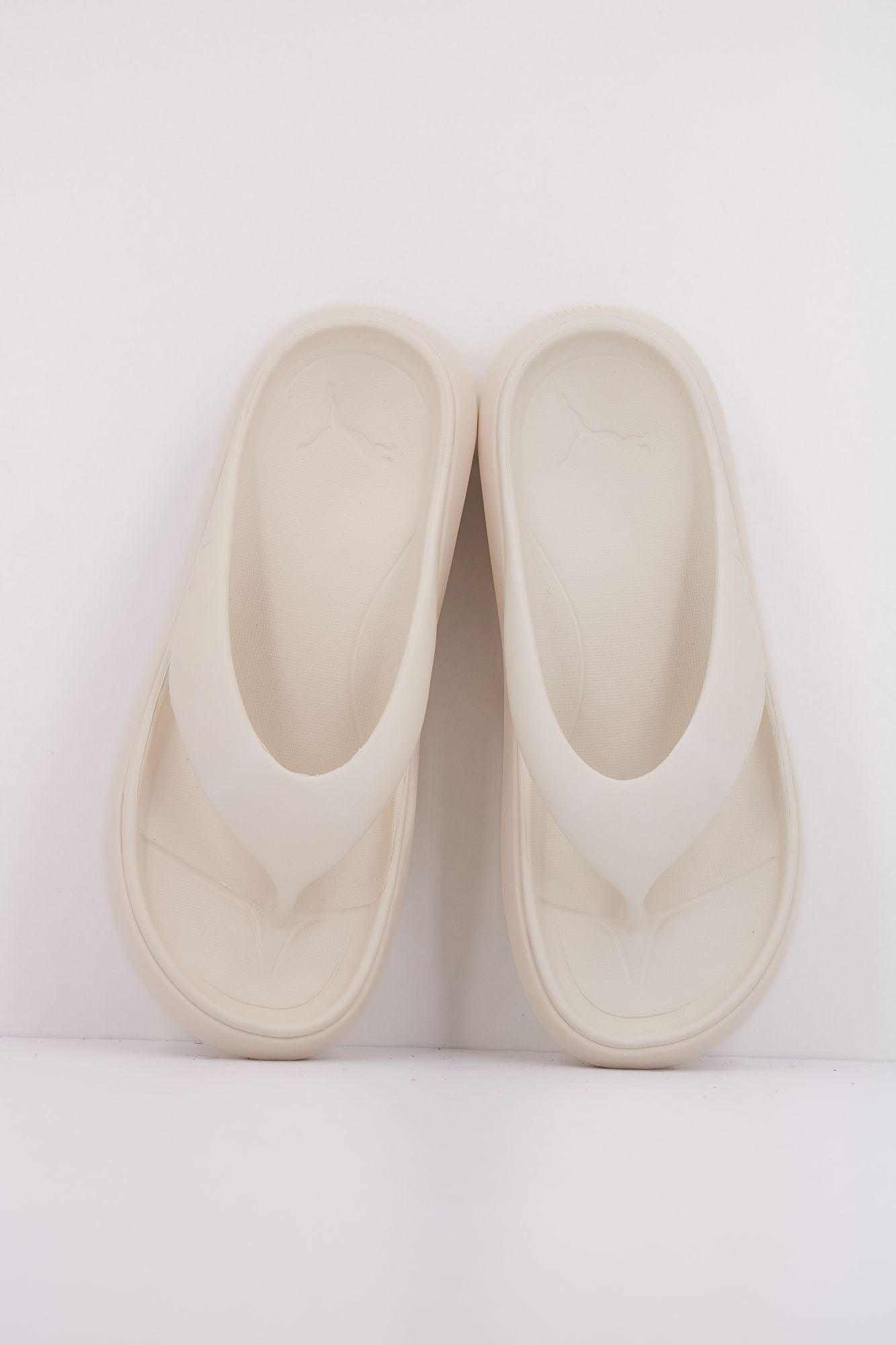 PUMA FLATTER FLIP en color BLANCO (3)