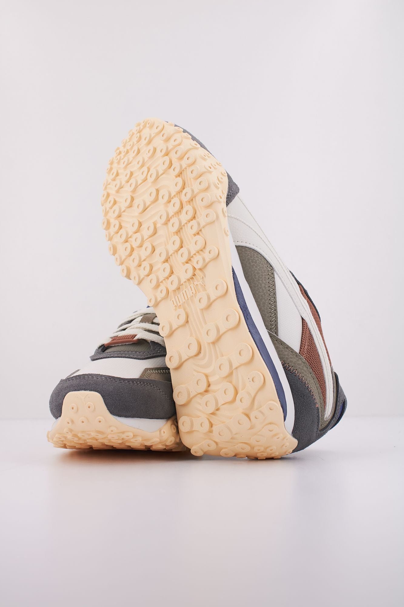 PUMA BLKTOP RIDER DUSTY en color GRIS (5)