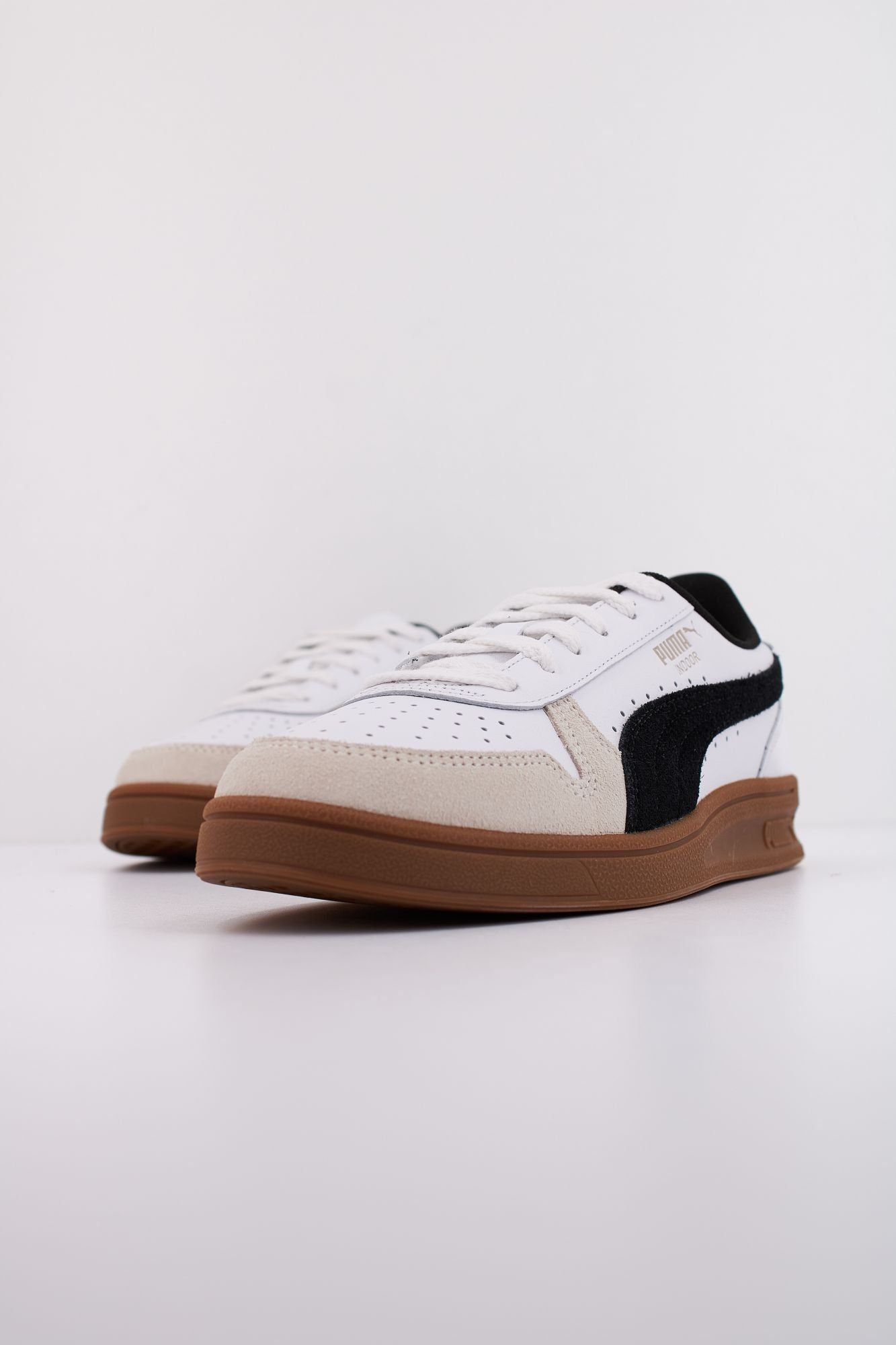 PUMA INDOOR en color BLANCO (2)