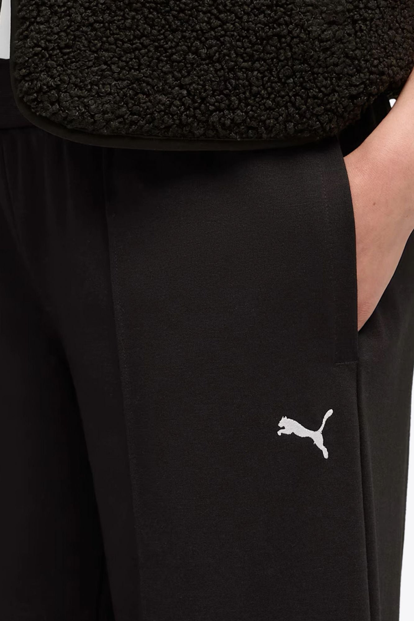 PUMA FUTURE.PUMA.ARCHIVE LOW RI en color NEGRO (4)