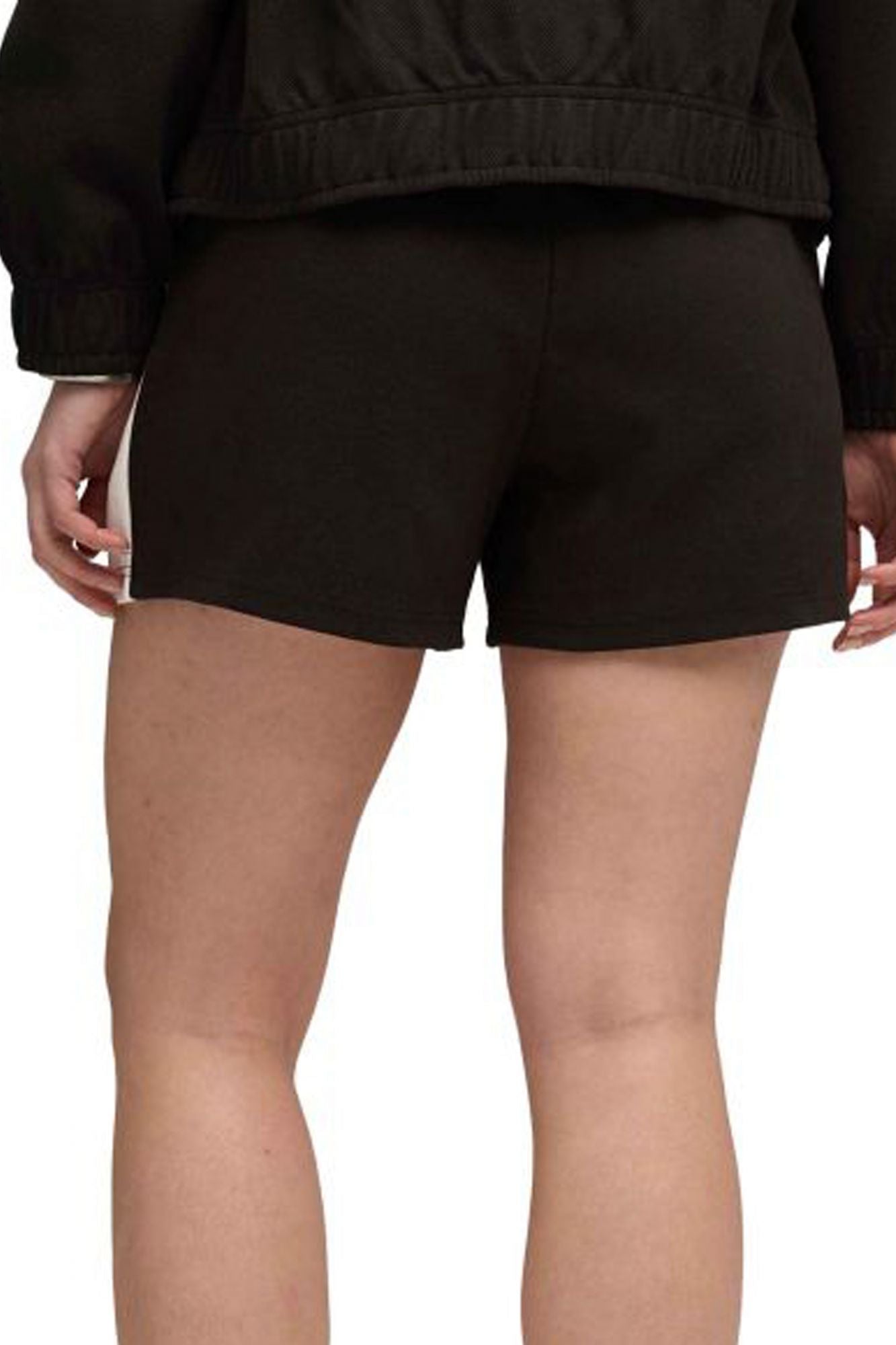 PUMA PINTUCK SHORTS 4' en color NEGRO (2)