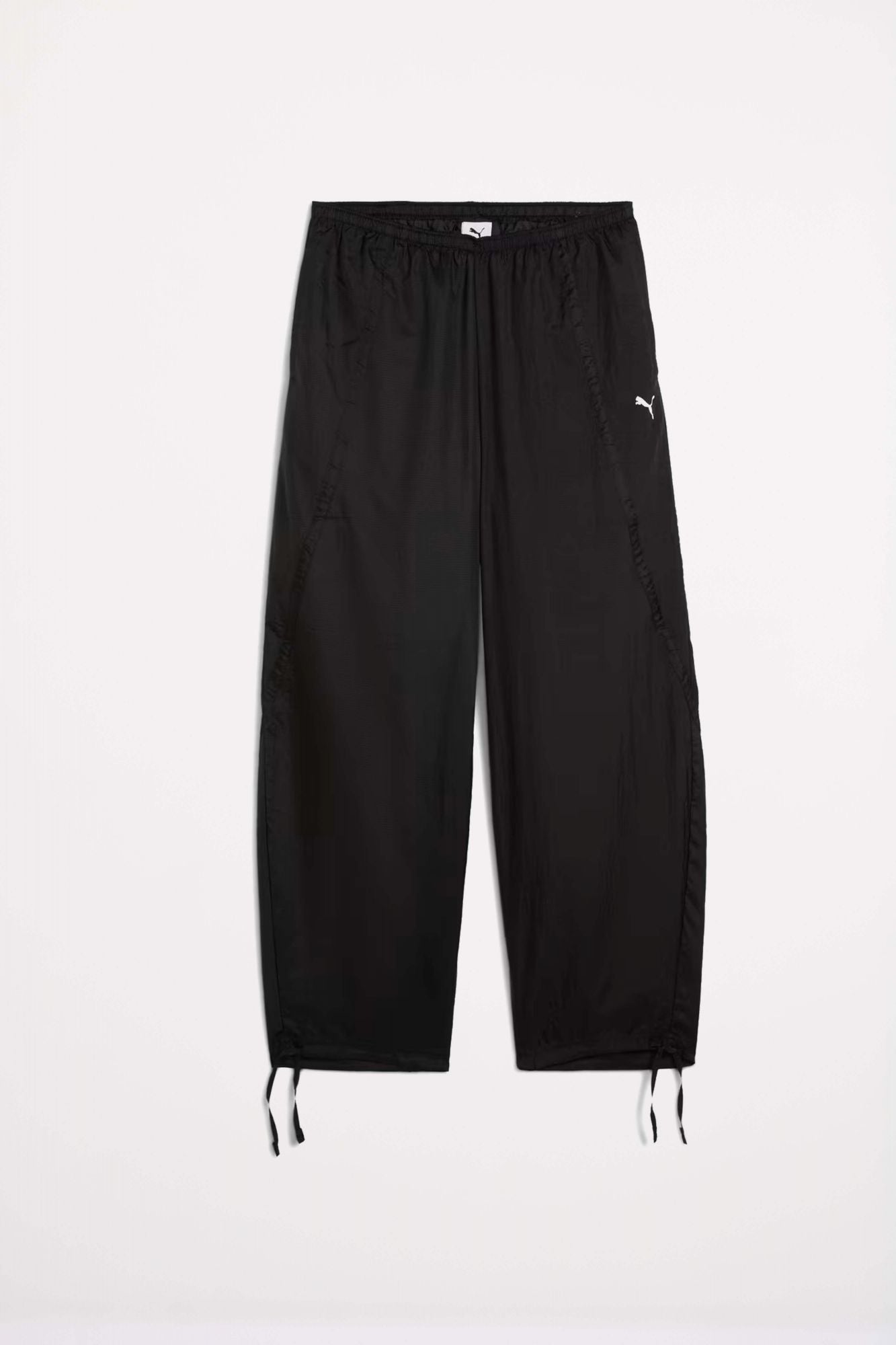 PUMA DARE TO WOVEN PANTS en color NEGRO (2)