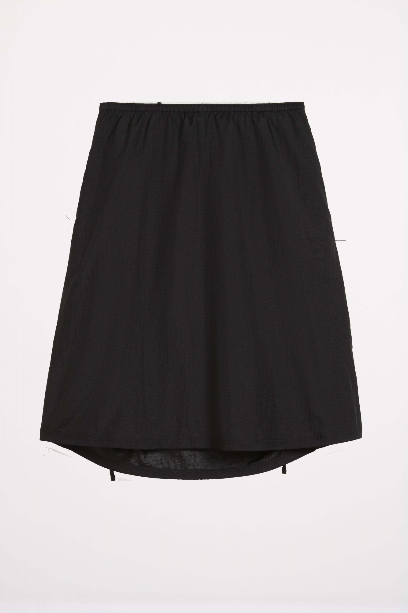 PUMA DARE TO WOVEN MIDI SKIRT en color NEGRO (2)