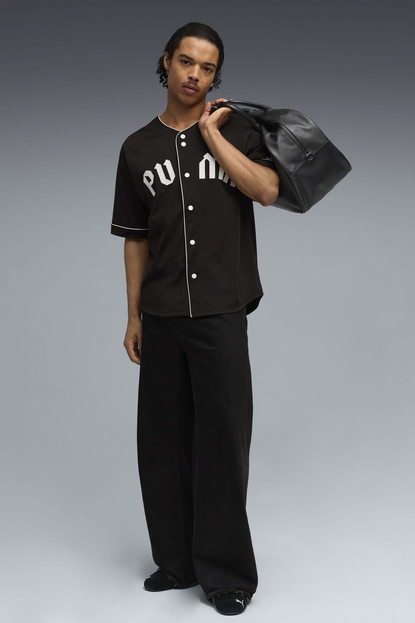 PUMA OVERSIZED BASEBALL JERSEY en color NEGRO (4)