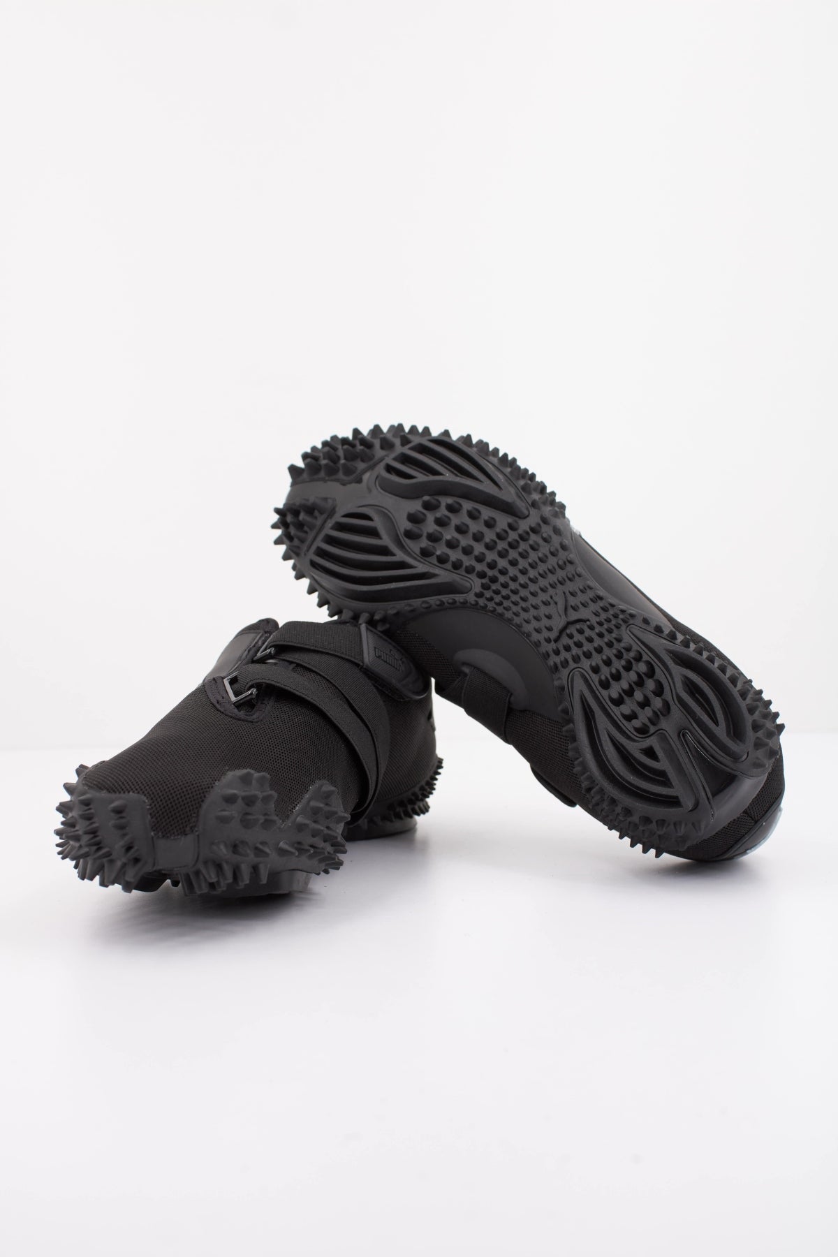 PUMA MOSTRO OG en color NEGRO (5)