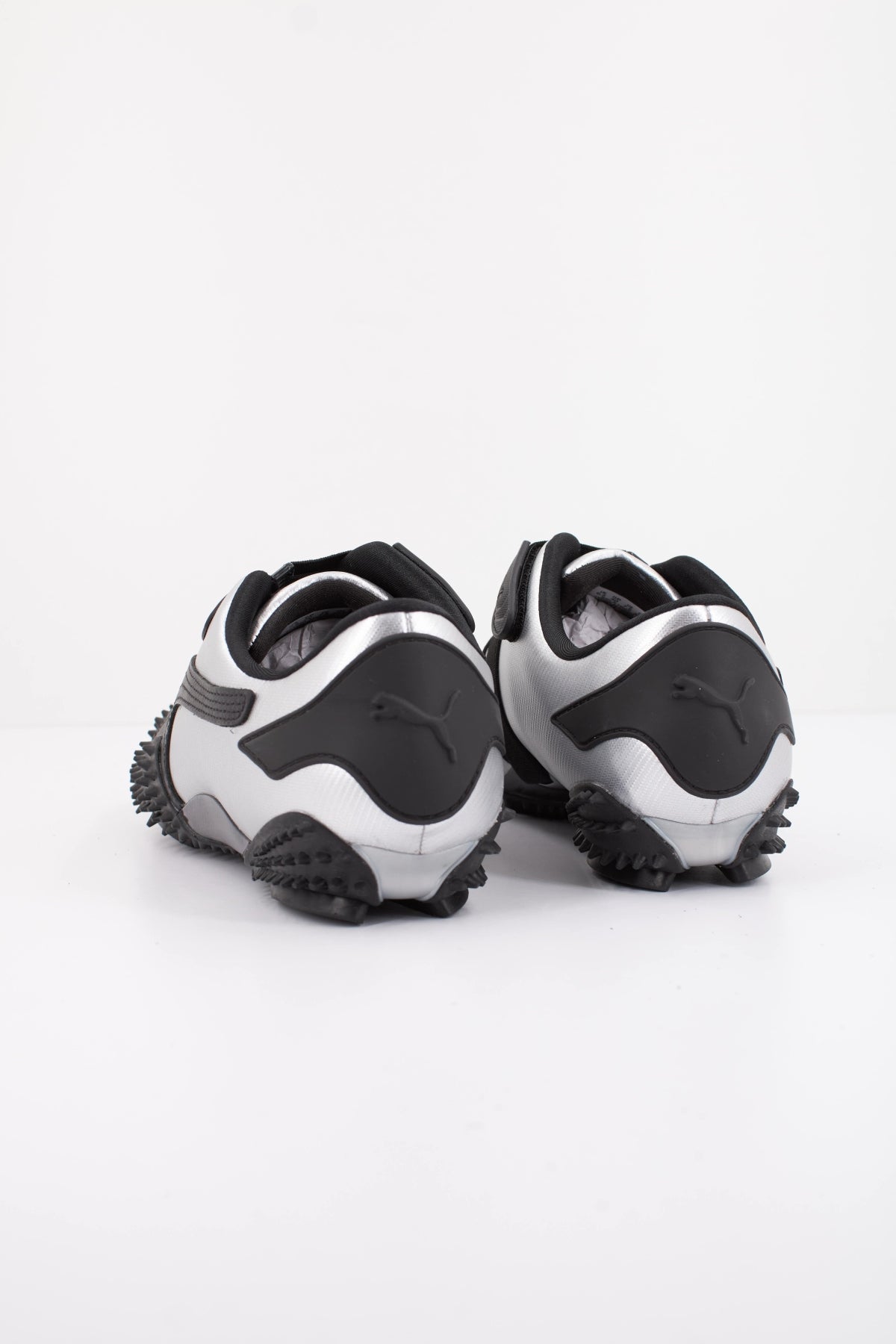 PUMA MOSTRO METAL en color PLATA (4)