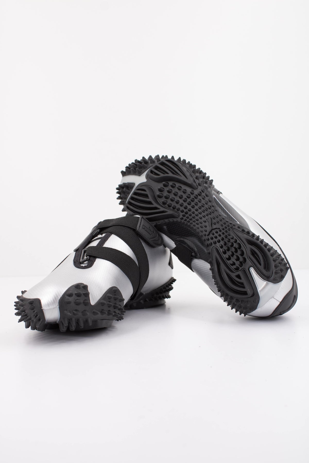 PUMA MOSTRO METAL en color PLATA (5)