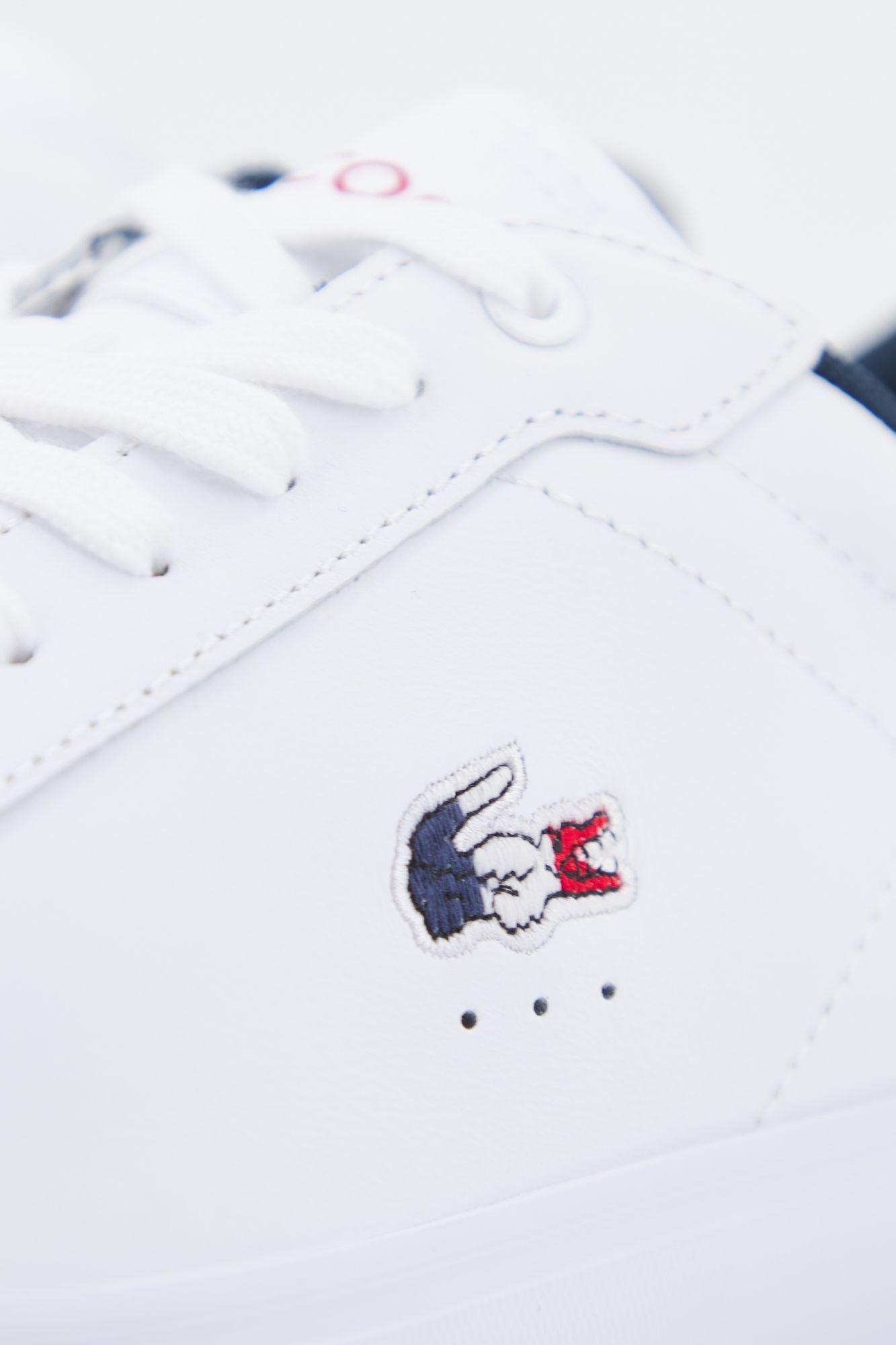 LACOSTE POWERCOURT TRI22 1 SMA en color BLANCO (4)