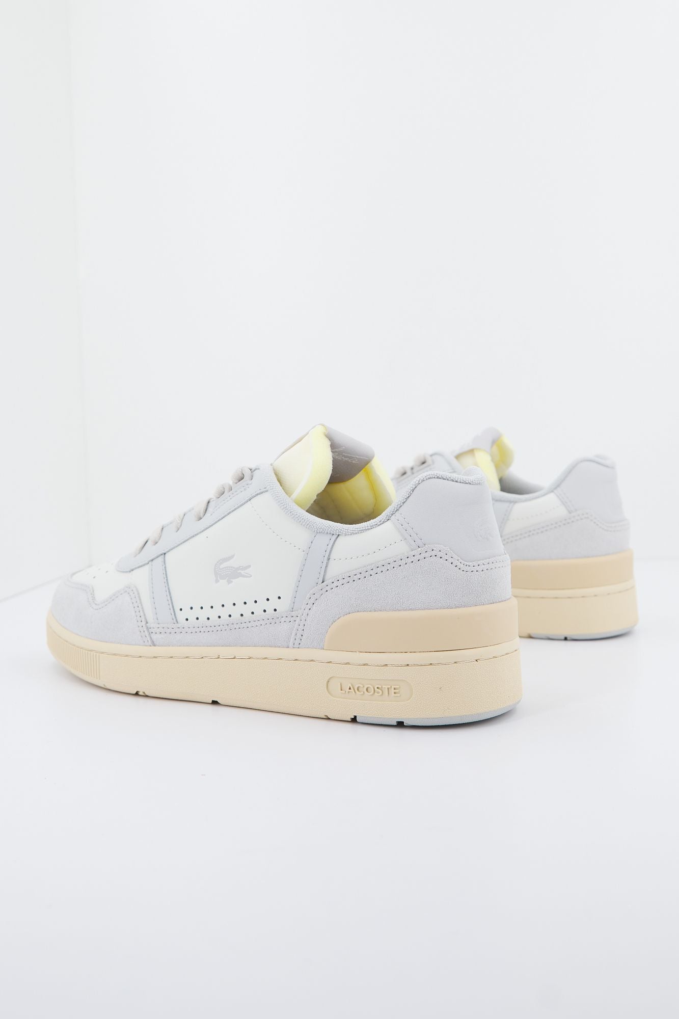 LACOSTE T-CLIP 123 2 SMA en color BLANCO (3)