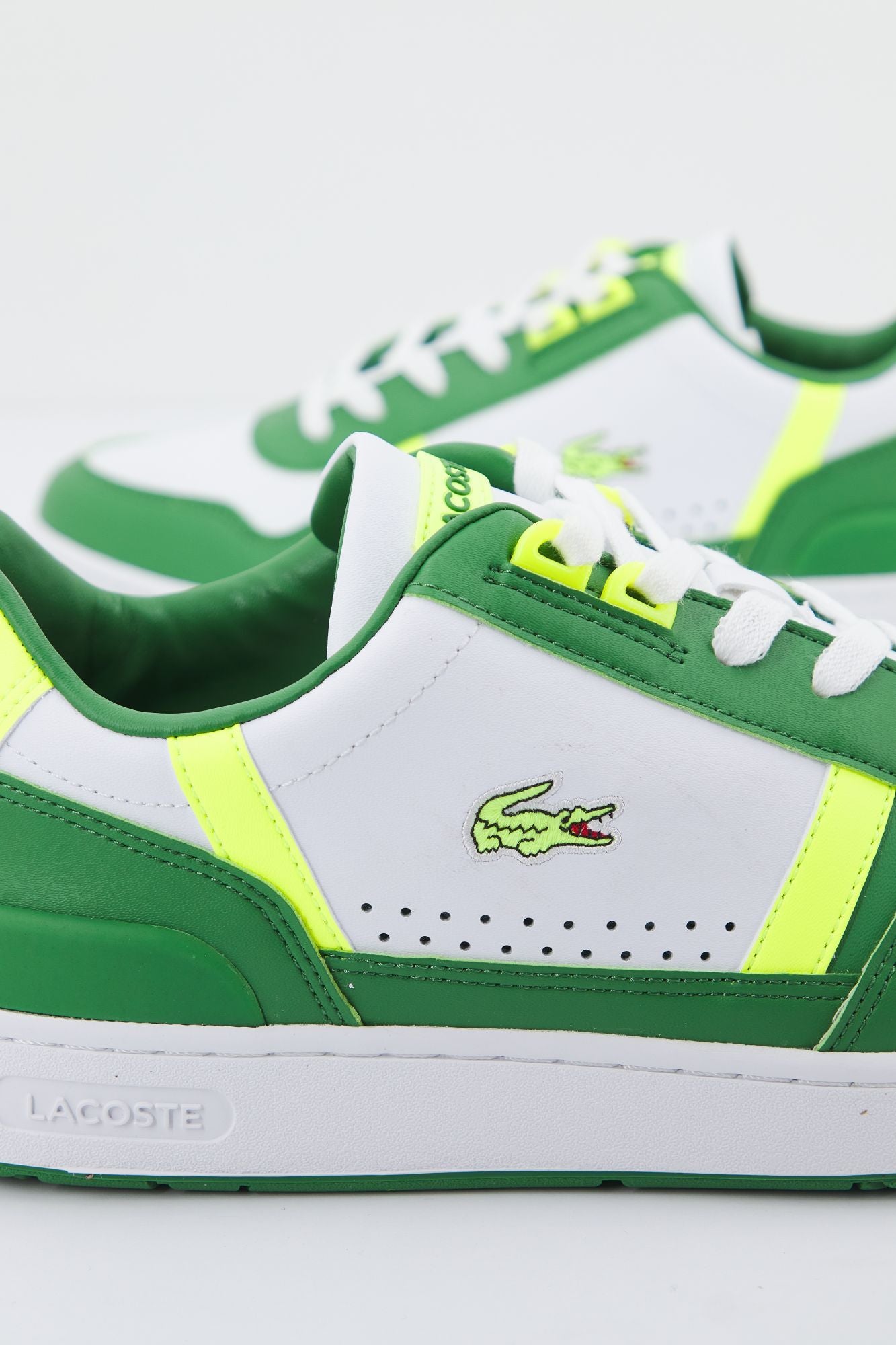 LACOSTE T-CLIP 4 SMA en color VERDE (2)