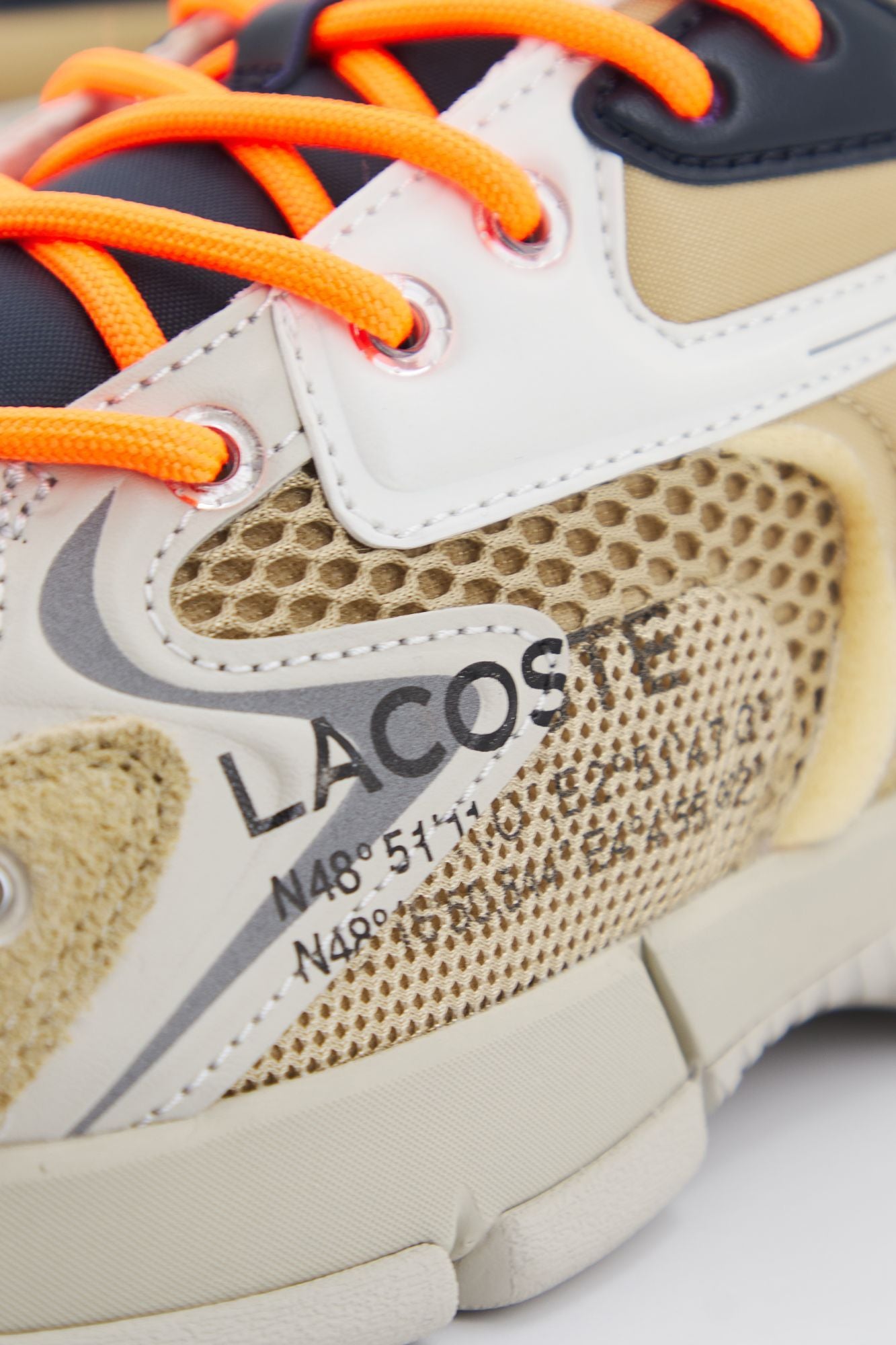 LACOSTE L003 NEO SMA en color MARRON CLARO (3)