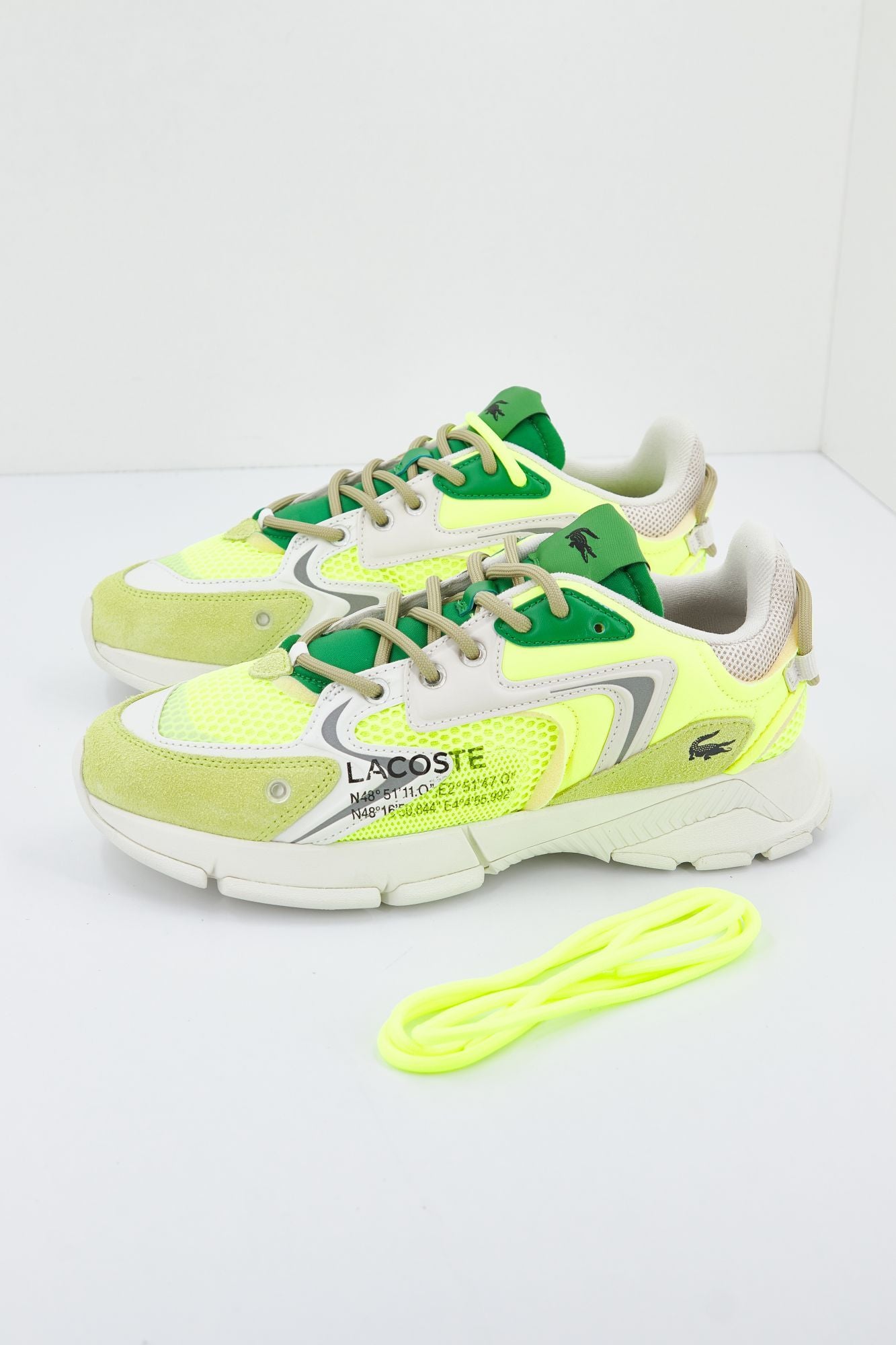 LACOSTE L003 NEO 123 1 SMA en color AMARILLO (1)