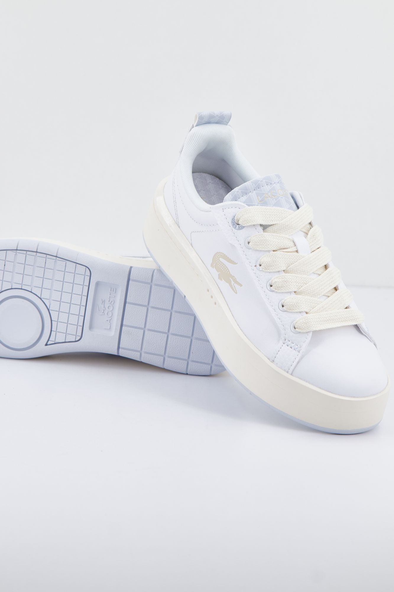 LACOSTE CARNABY PLAT 223 1 SFA en color BLANCO (4)