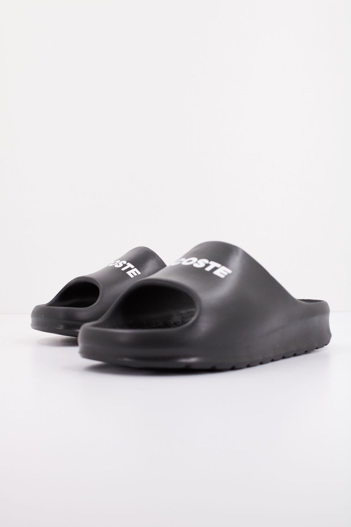 LACOSTE SERVE SLIDE 2.0 47CFA0020 en color NEGRO (2)