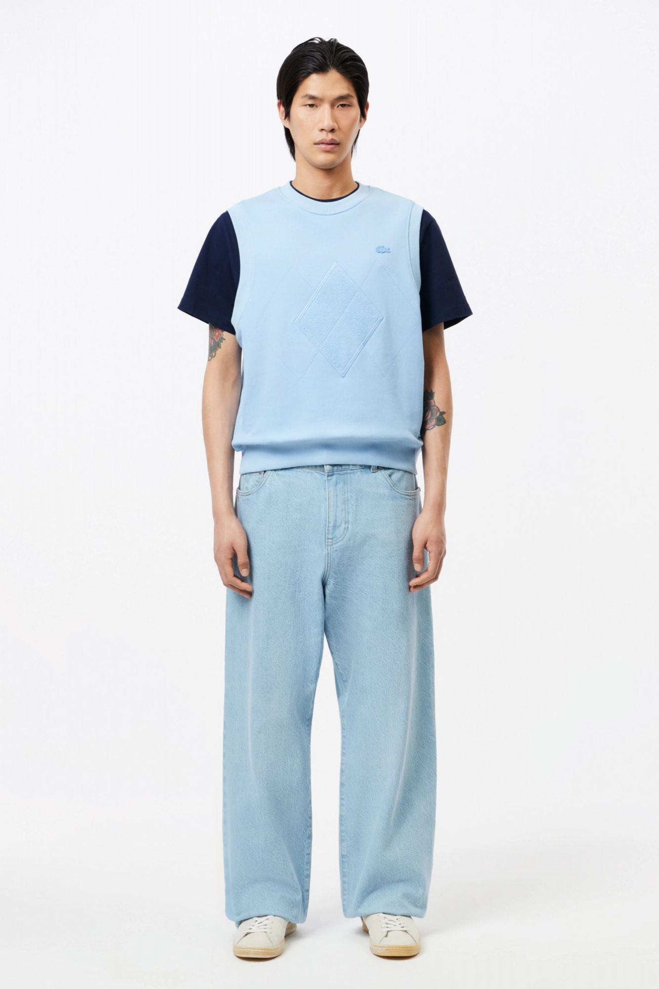 LACOSTE RELAXED FIT SOFT COTTON T-SHIRT en color AZUL (5)