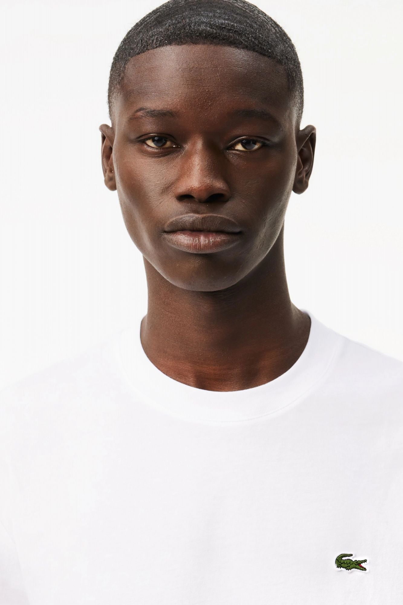 LACOSTE RELAXED FIT SOFT COTTON T-SHIRT en color BLANCO (4)