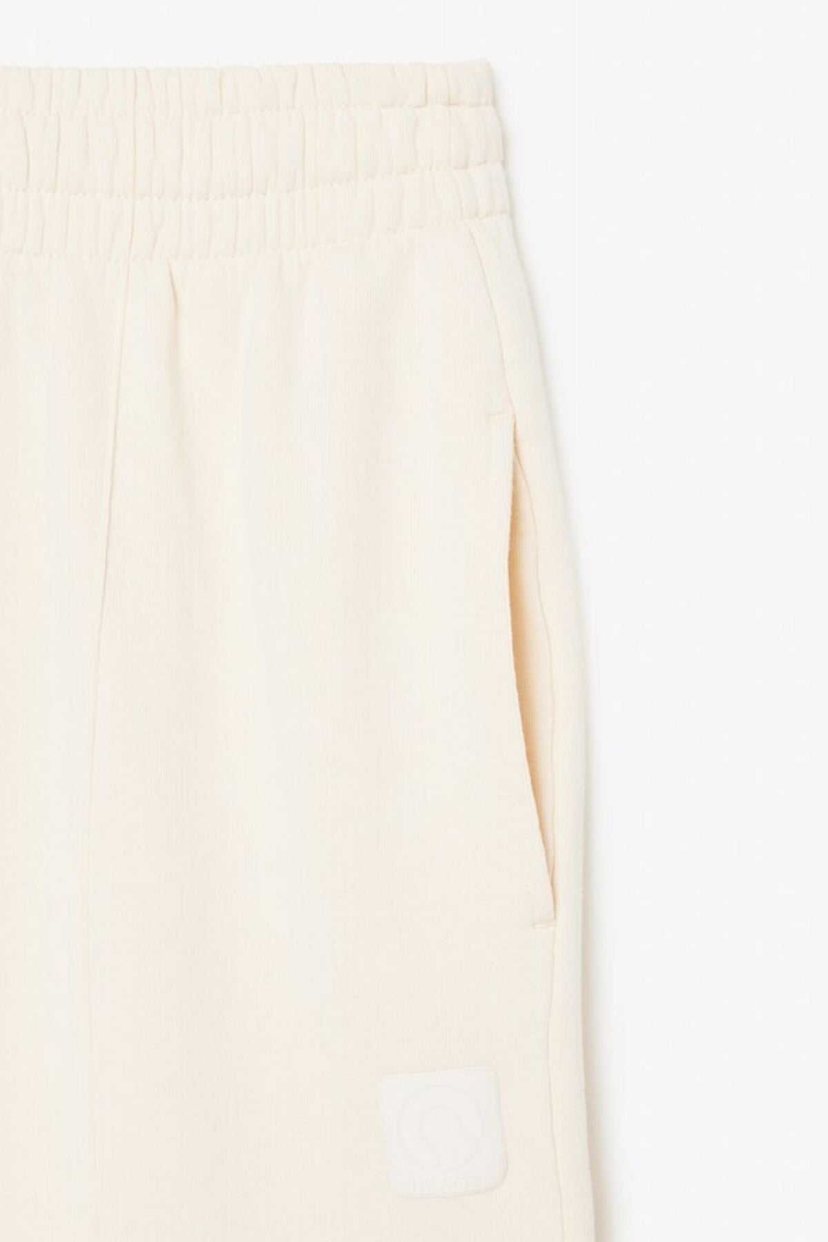 LACOSTE XF2657 en color BEIS (4)