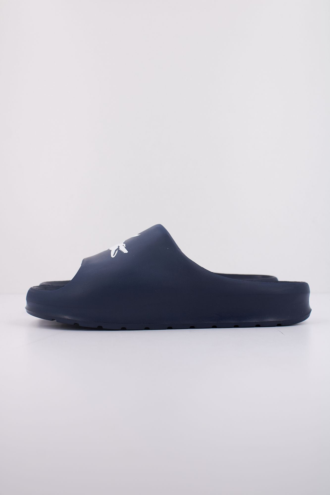 LACOSTE MEN'S SERVE SLIDE 2.0 en color AZUL (1)