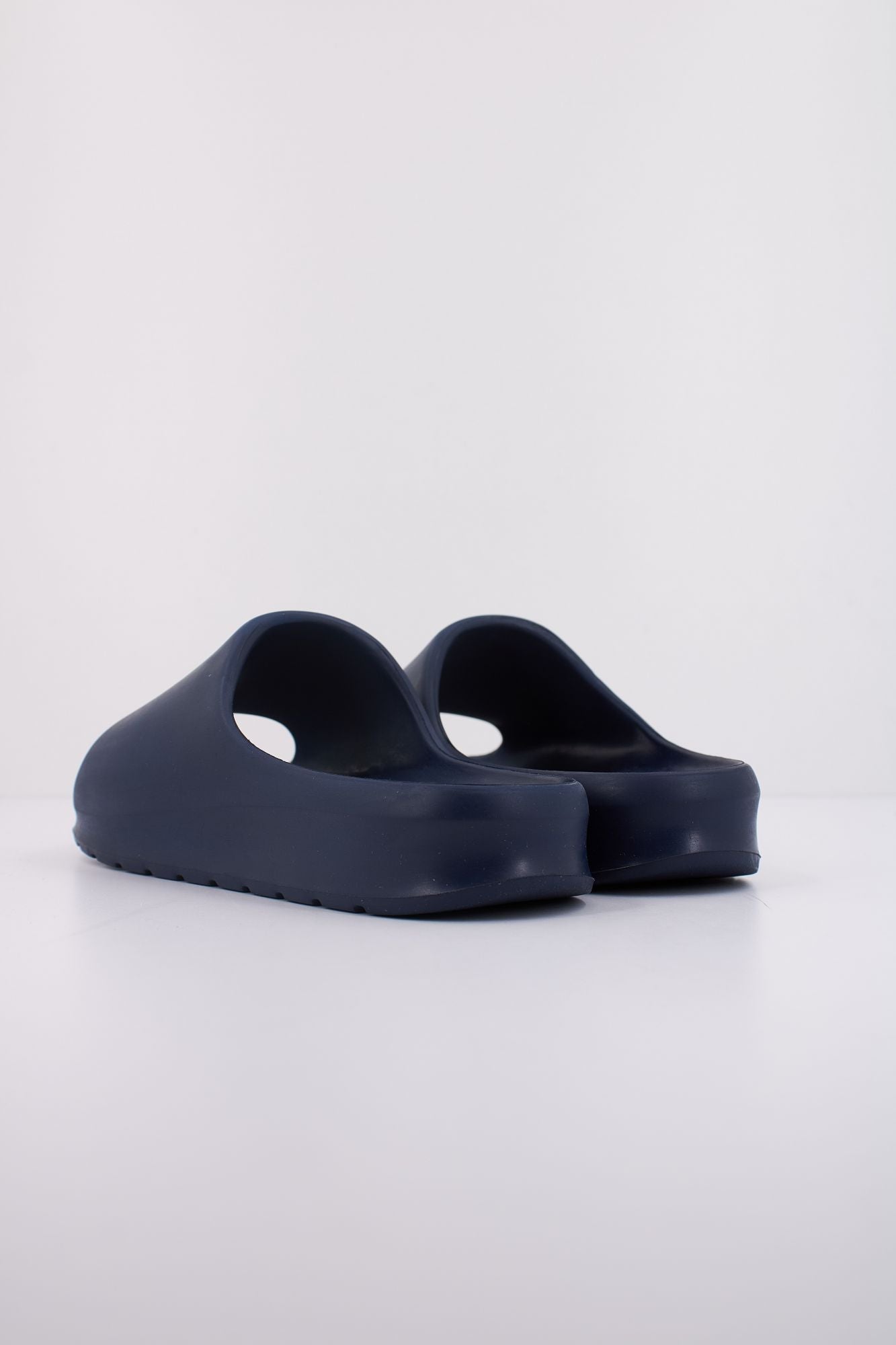 LACOSTE MEN'S SERVE SLIDE 2.0 en color AZUL (4)