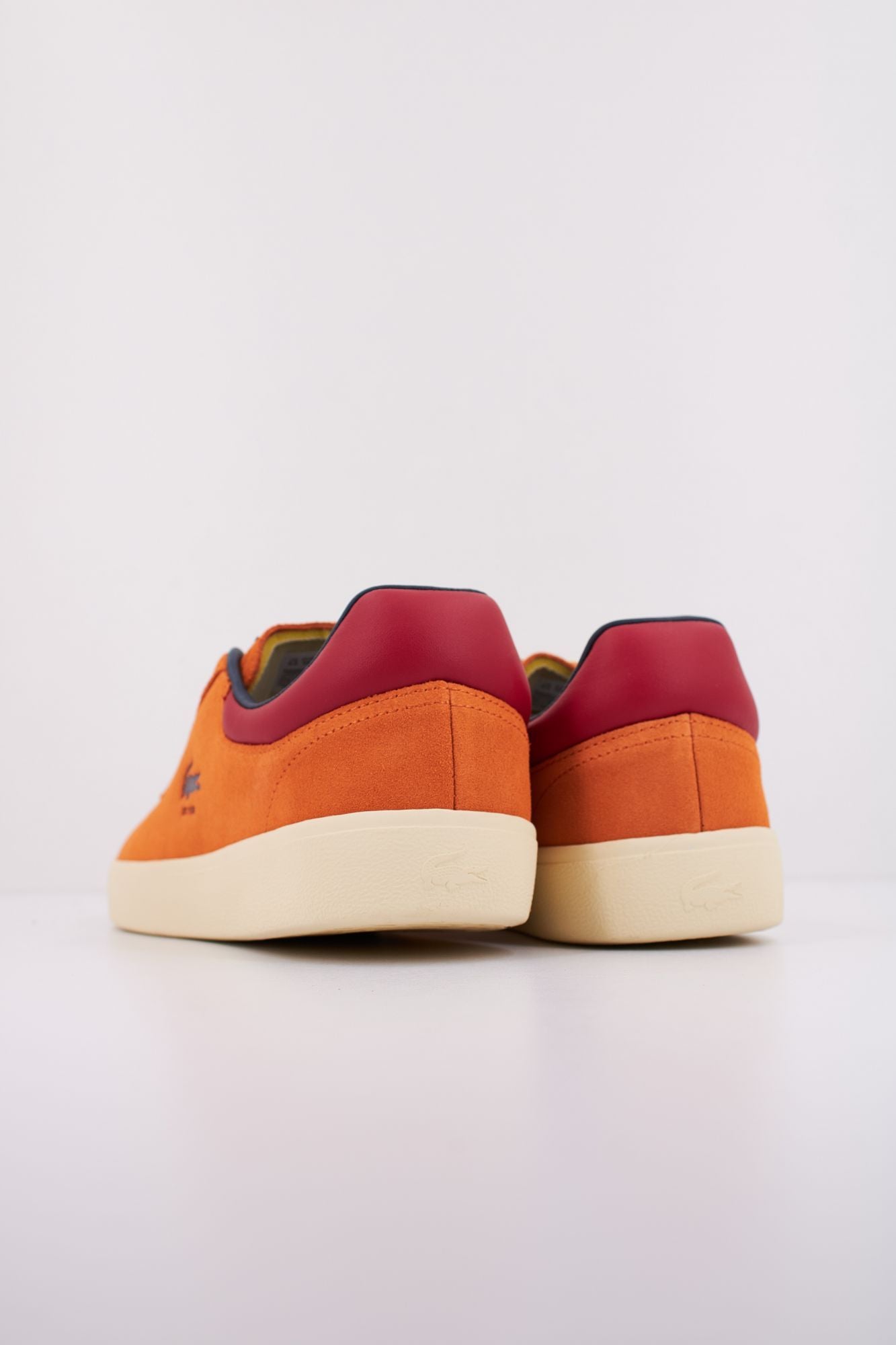 LACOSTE BASESHOT en color NARANJA (4)