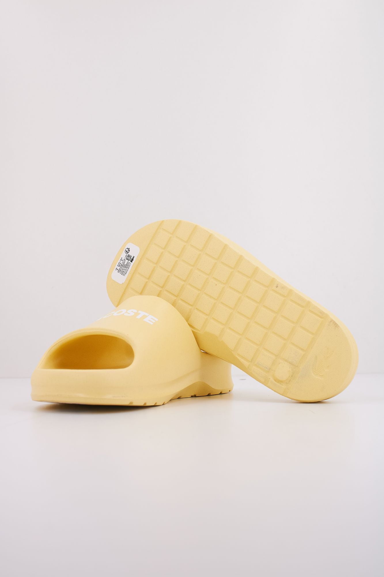 LACOSTE SERVE SLIDE 2.0 en color AMARILLO (5)