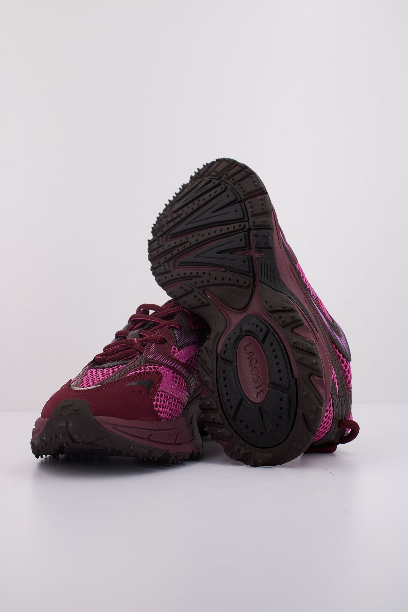 LACOSTE L003 NEO SHOT en color BURDEOS (5)