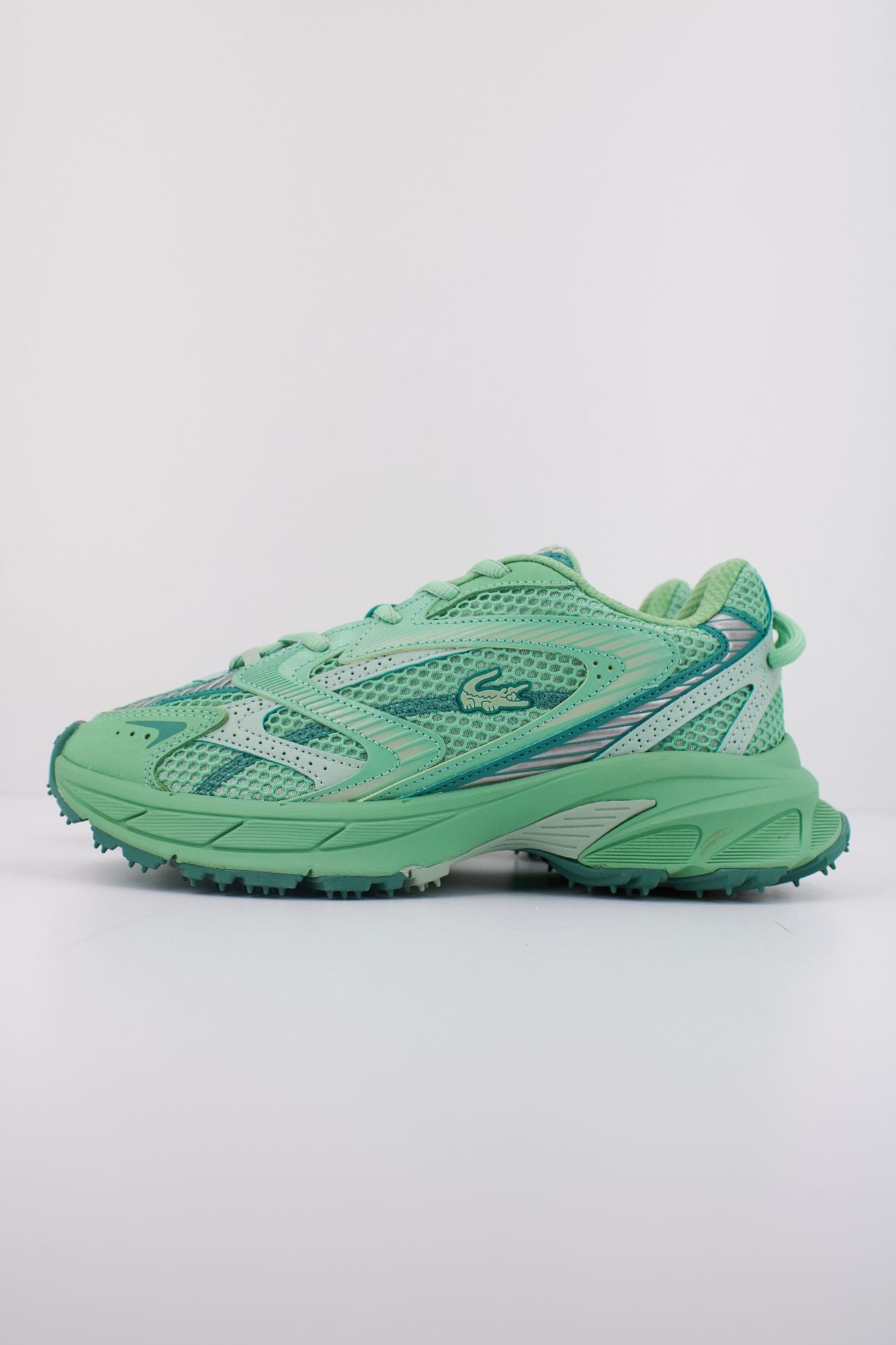 LACOSTE L003 NEO SHOT en color VERDE (1)