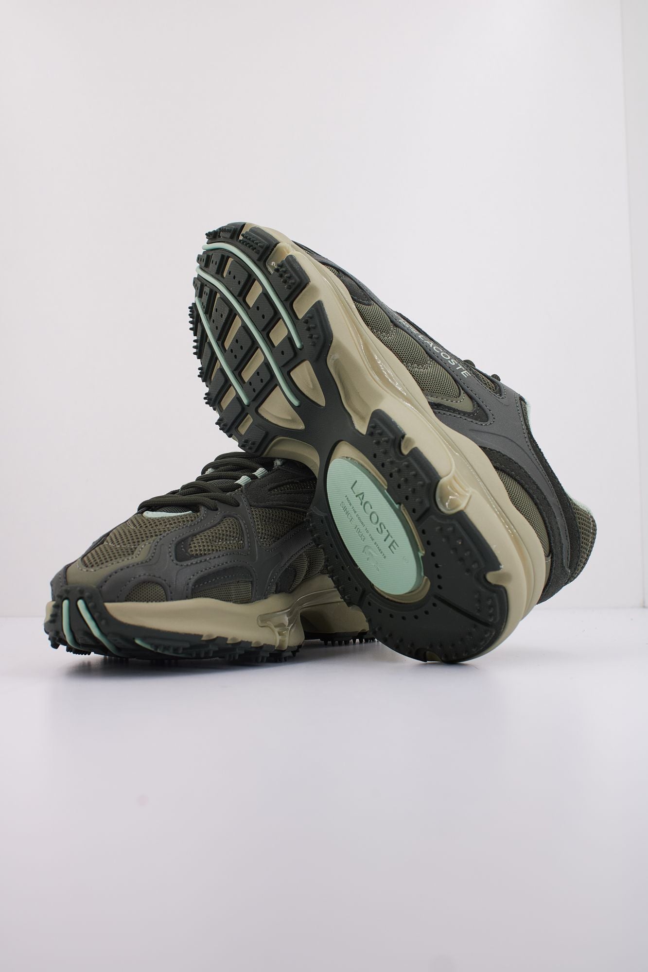 LACOSTE L003 2K24 en color VERDE (5)