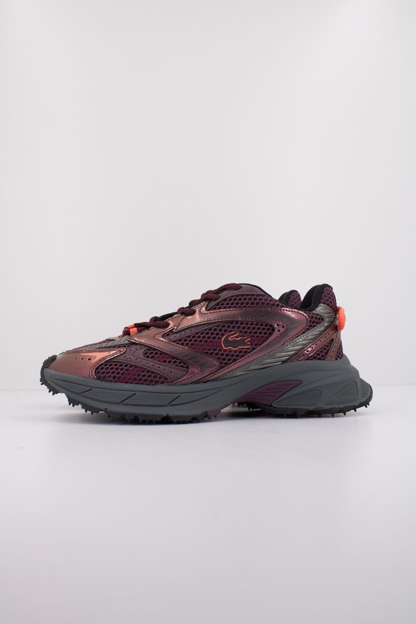 LACOSTE L003 NEO SHOT en color VIOLETA (1)