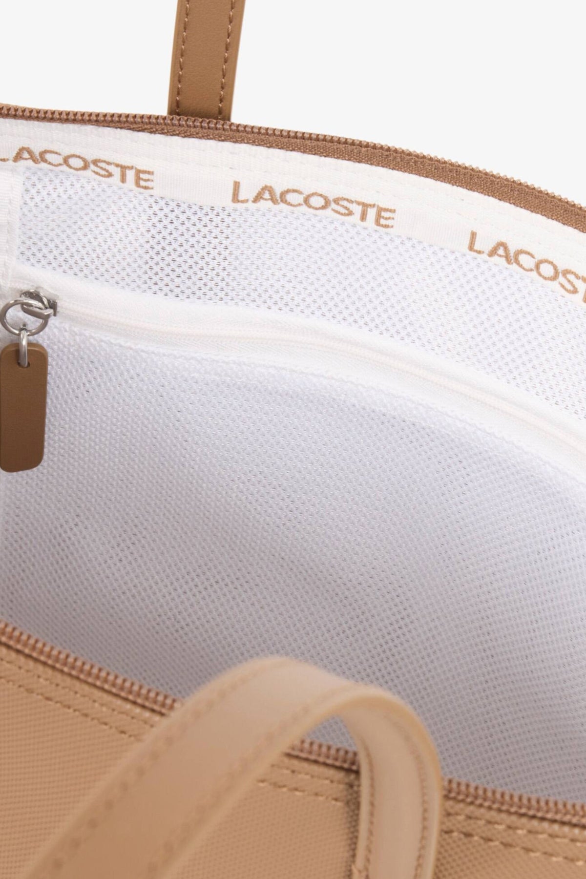 LACOSTE NF1888PK SHOPPING BAG en color MARRON CLARO (3)