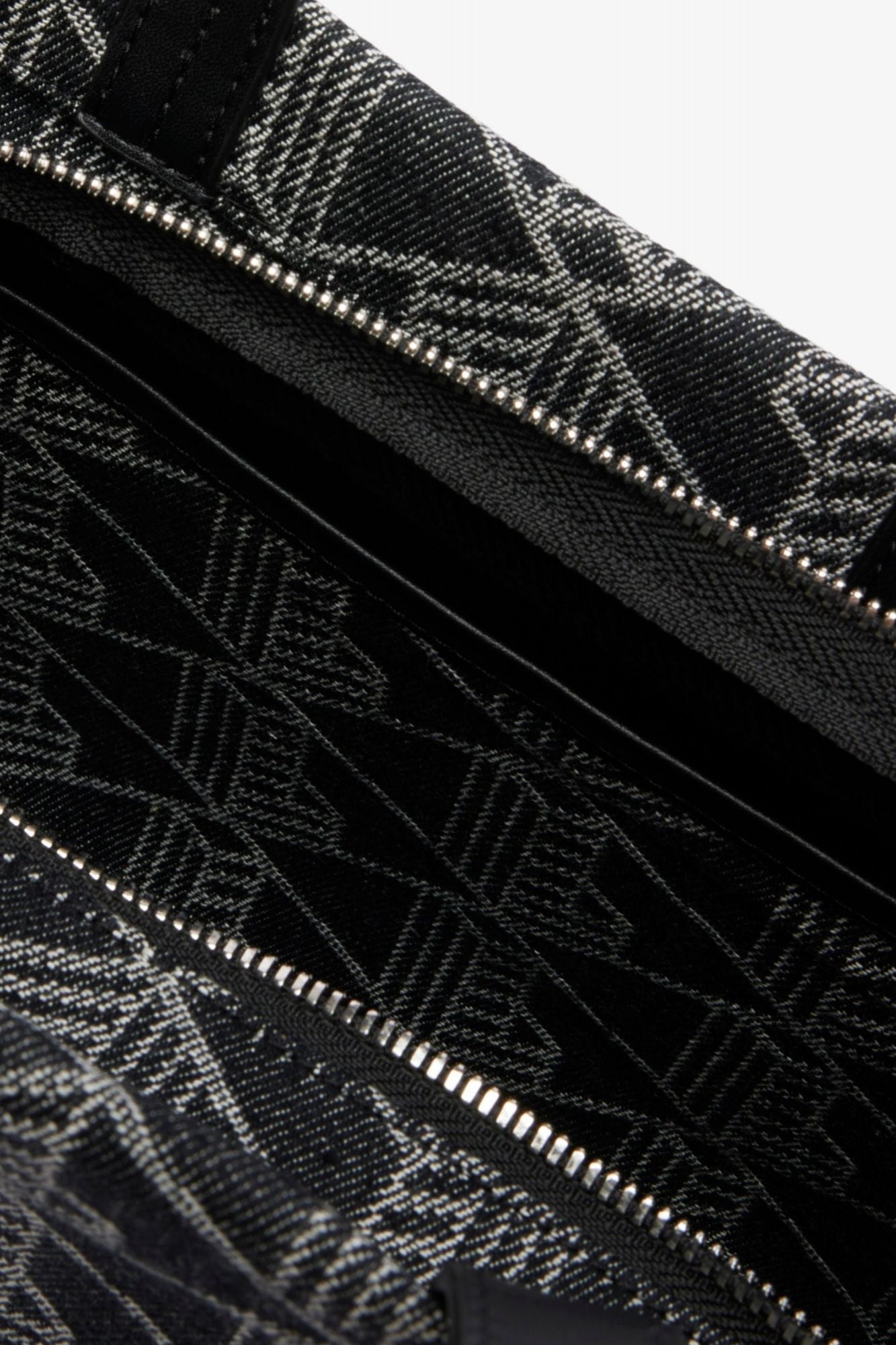 LACOSTE HERITAGE JACQUARD COTTON S en color NEGRO (4)