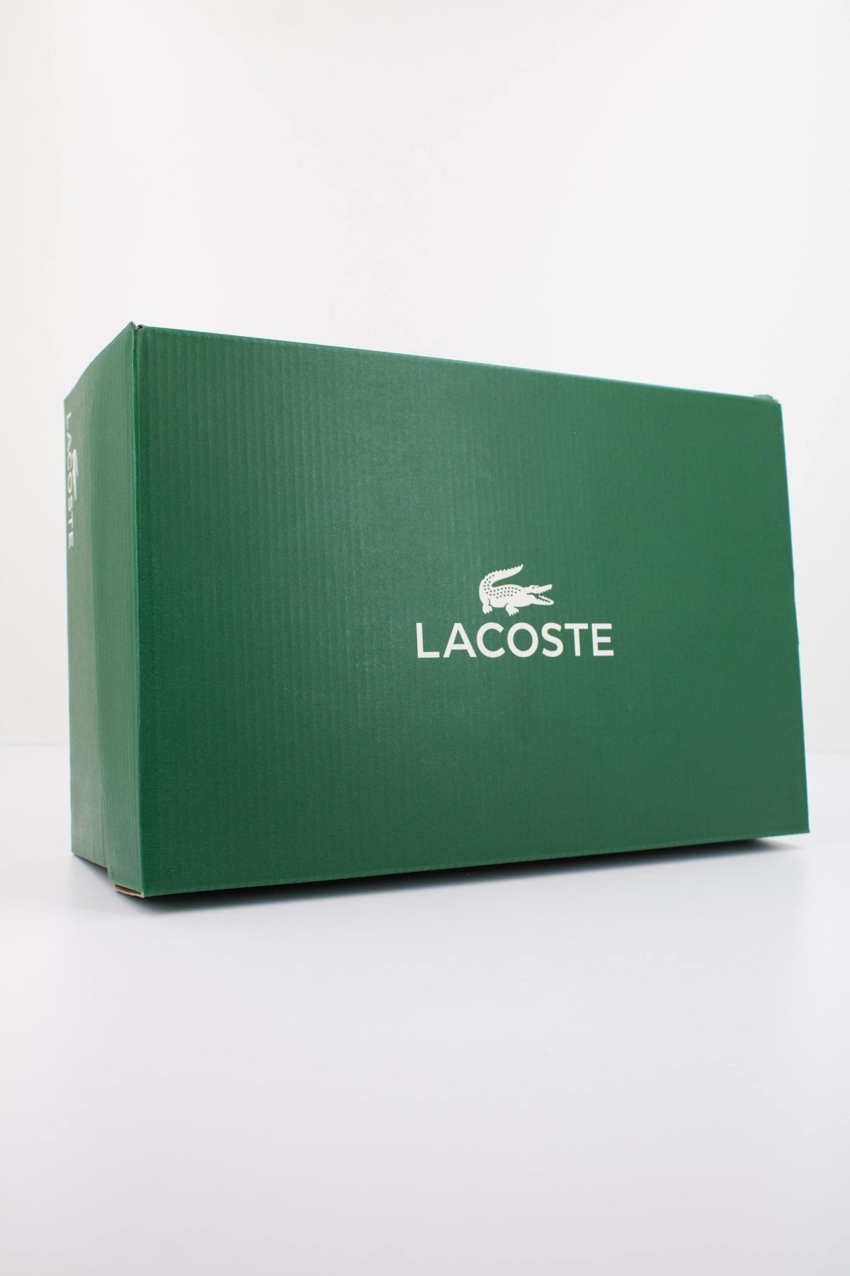 LACOSTE CARNABY CUP 125 3 SMA en color BLANCO (6)