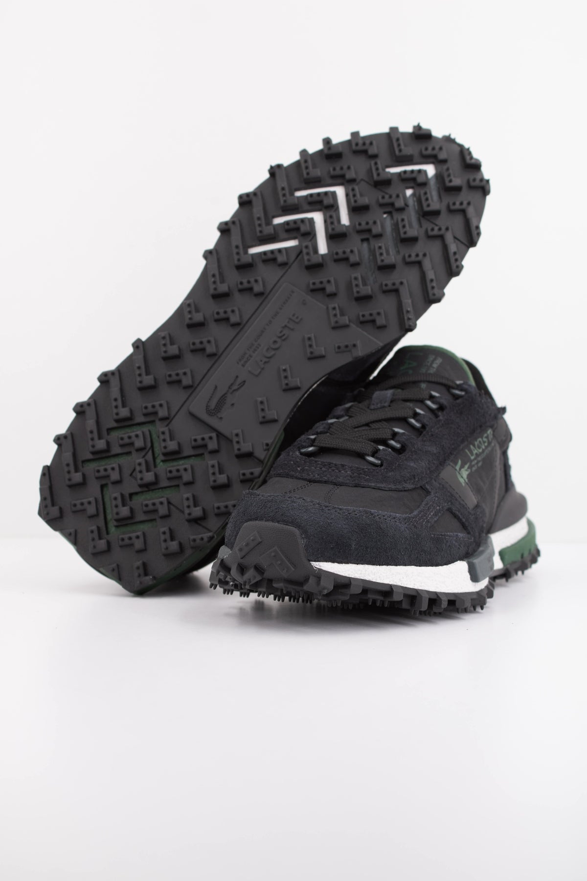 LACOSTE ELITE ACTIVE en color NEGRO (5)